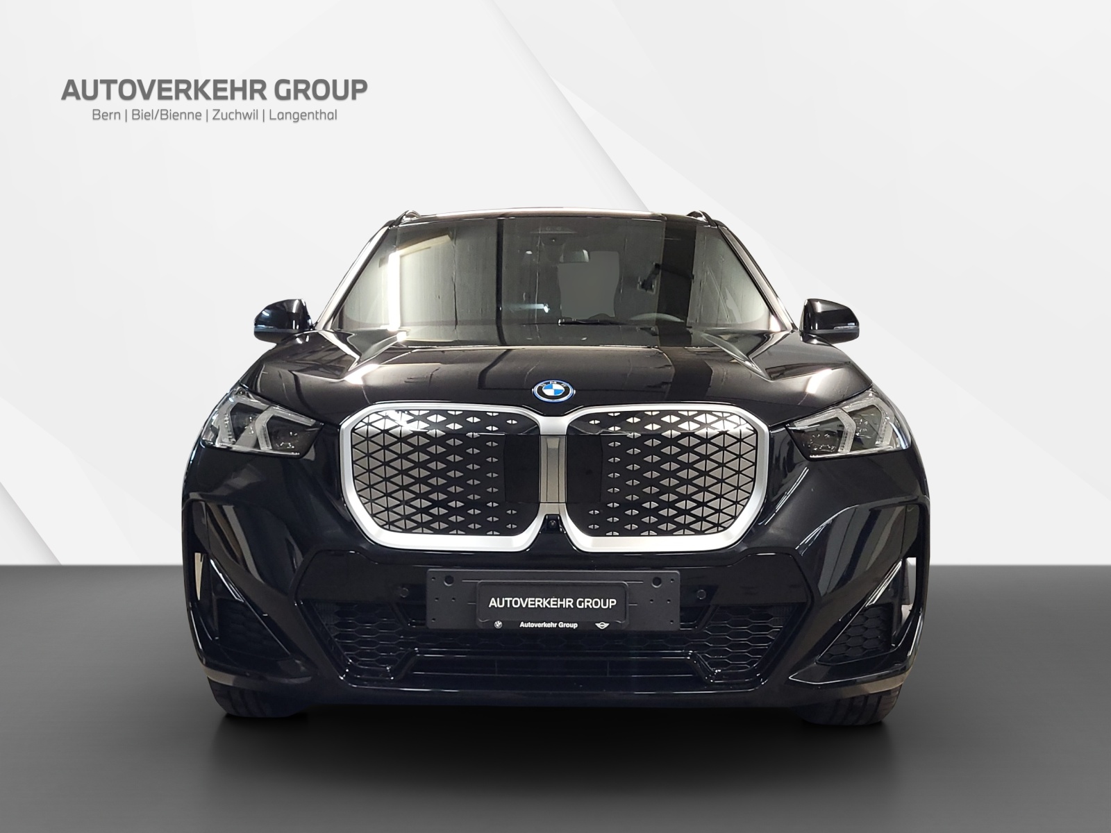 BMW iX1 xDrive 30 M Sport-showroom-element-1