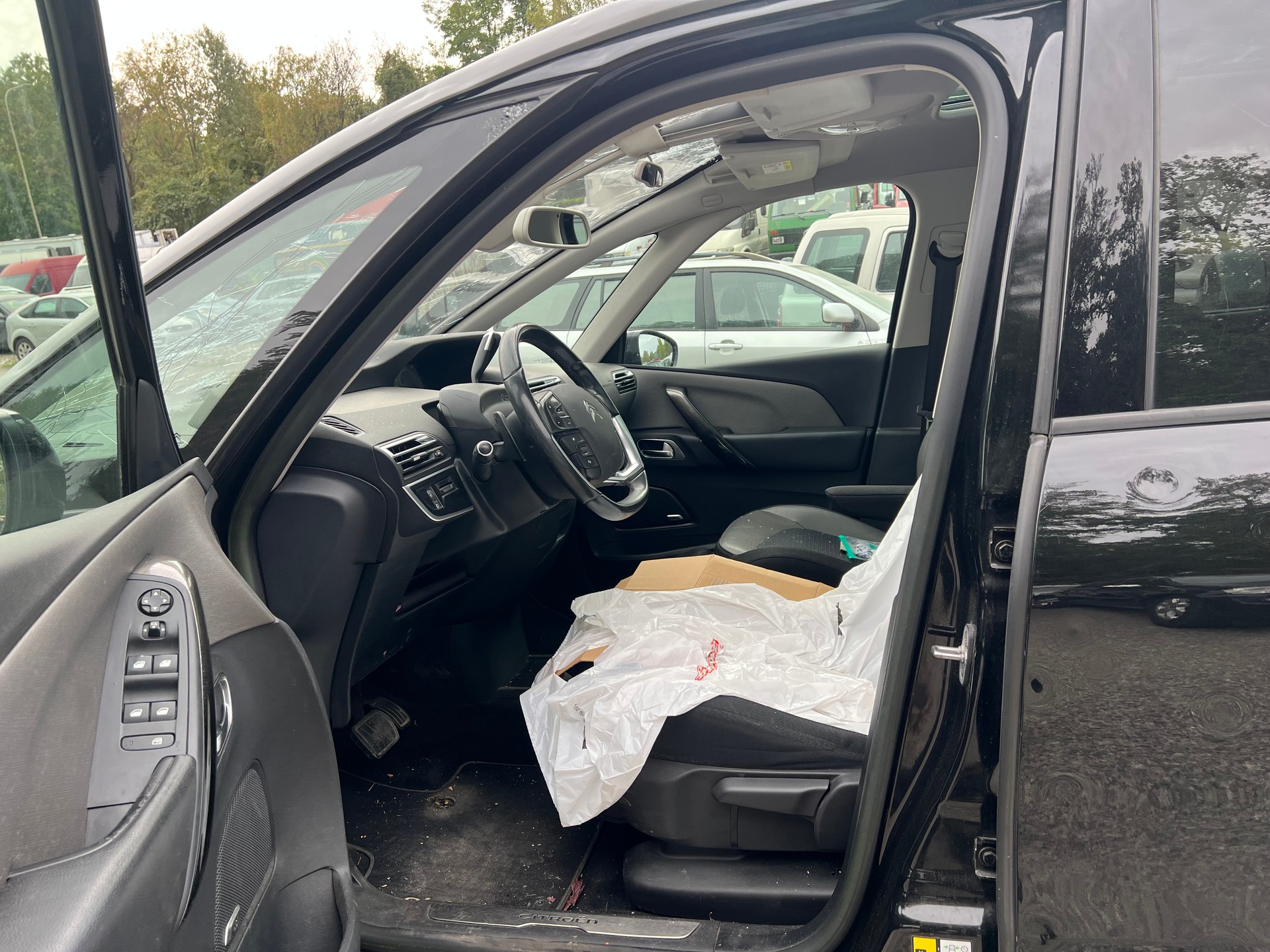 CITROEN Grand C4 Picasso 1.6i 16V e-THP Séduction-image-5