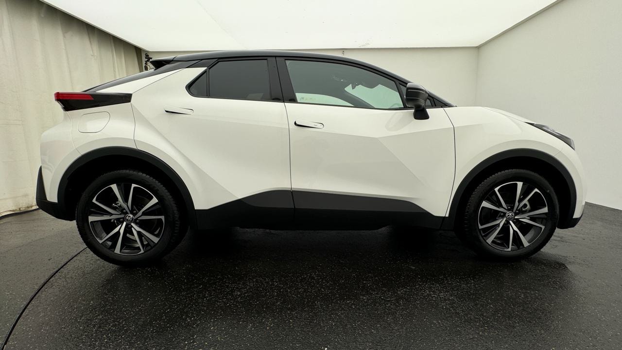 TOYOTA C-HR 2.0 PHEV CVT Style-image-1