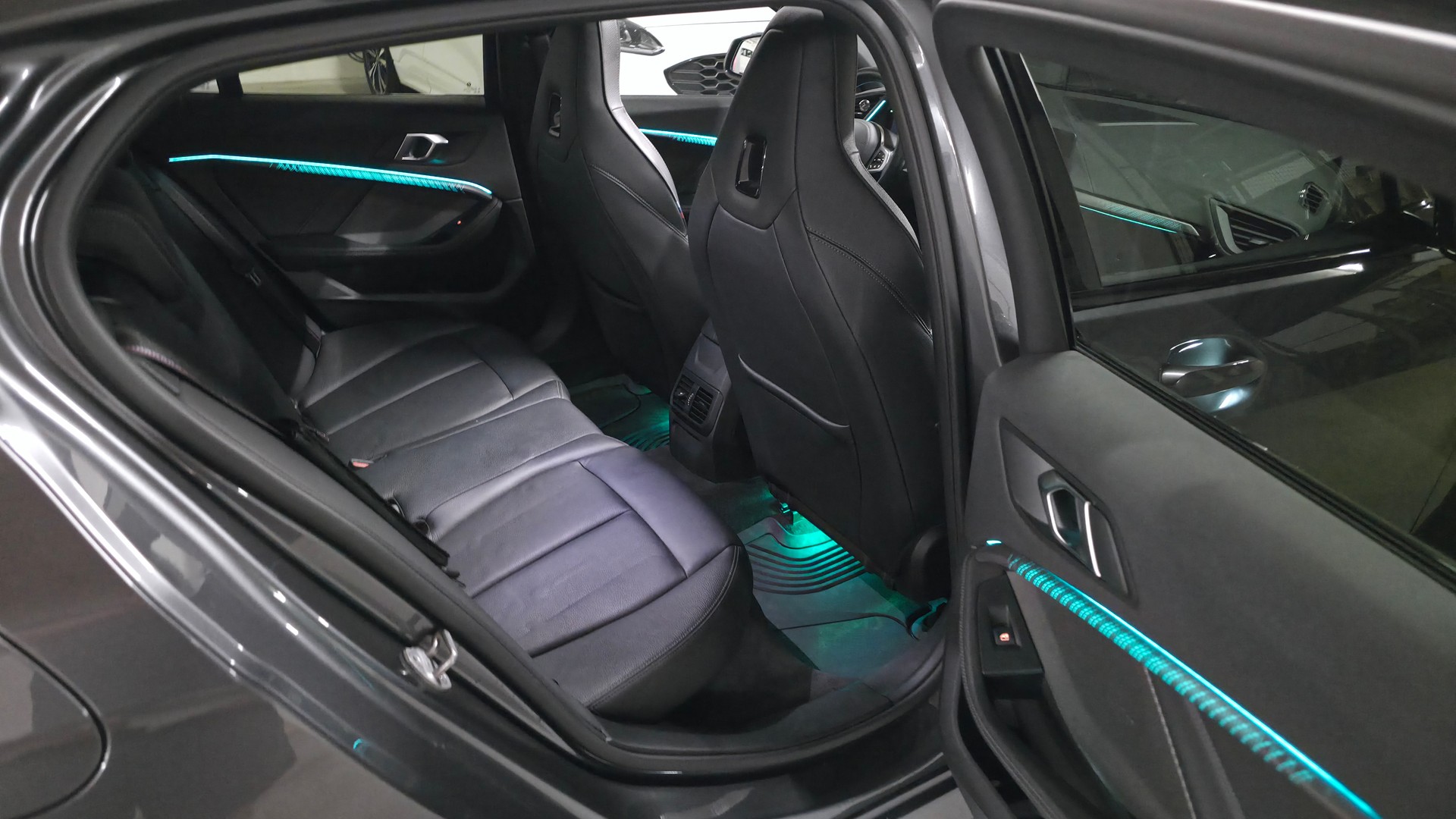 BMW M135i xDrive-image-4