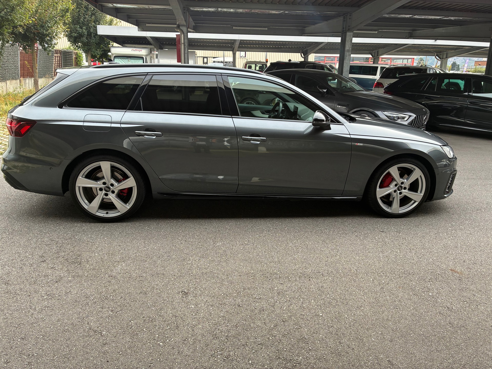 AUDI A4 Avant 40 TDI S line Attraction quattro S-tronic-image-1