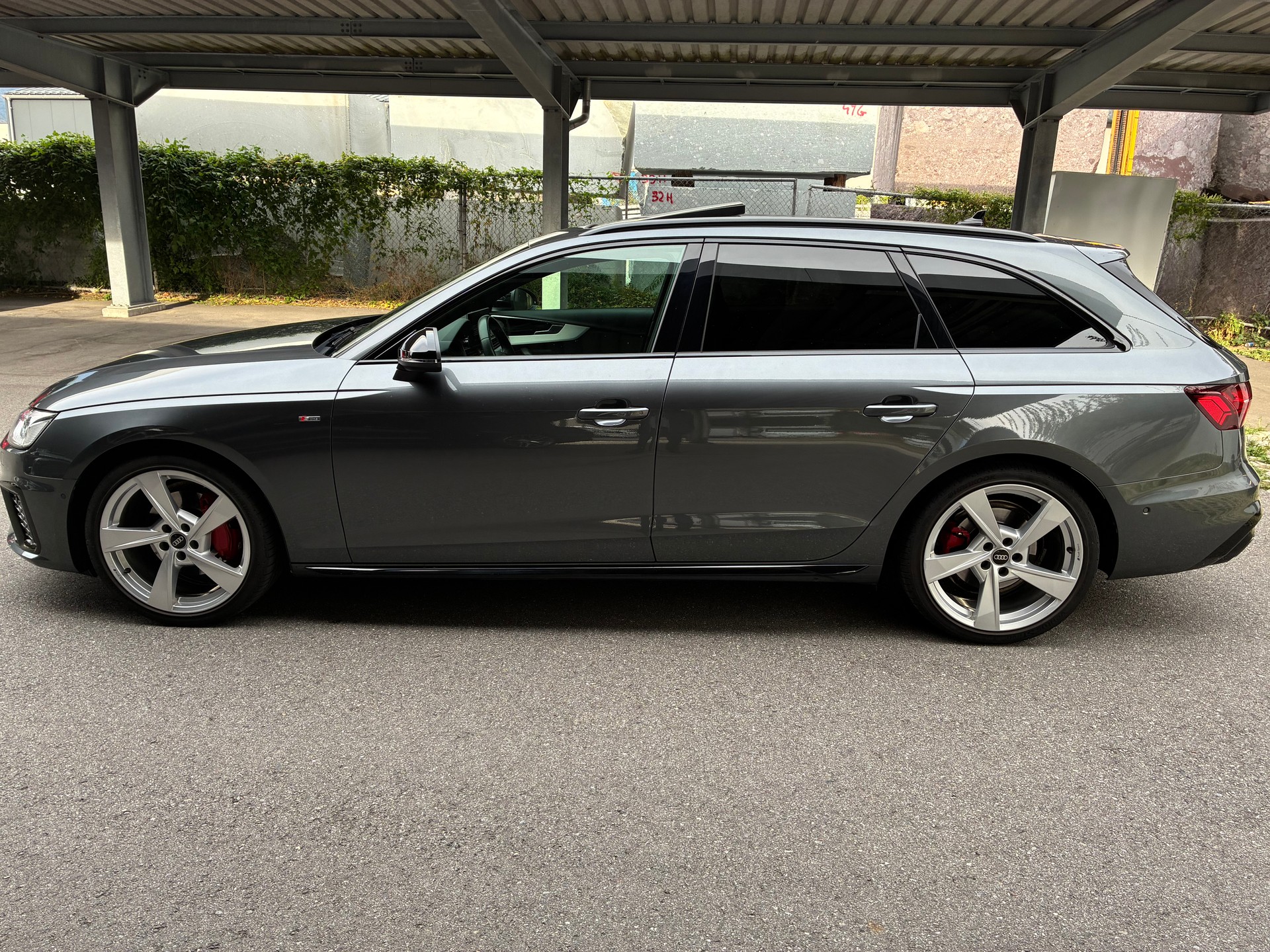 AUDI A4 Avant 40 TDI S line Attraction quattro S-tronic-image-2