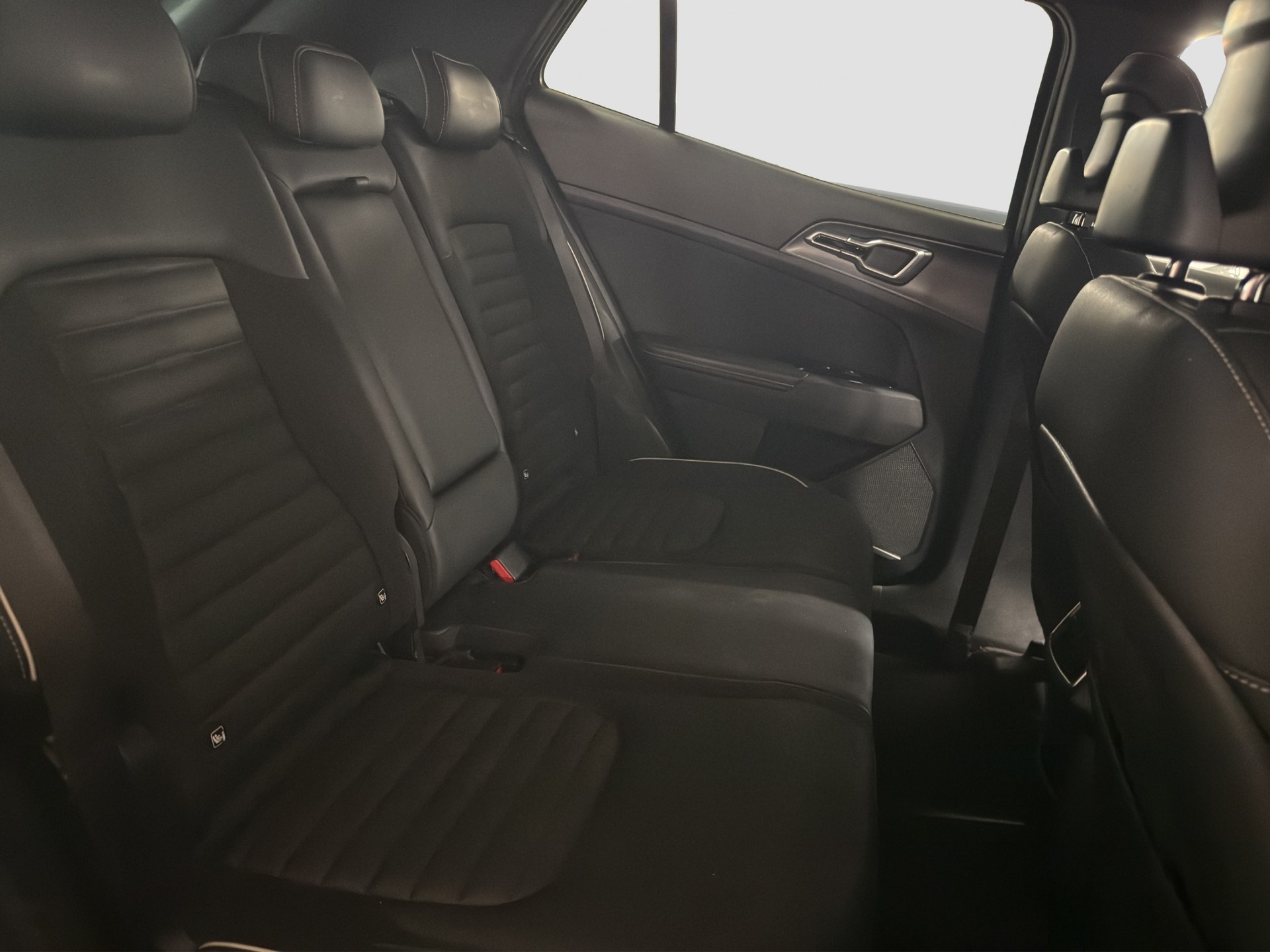 KIA Sportage 1.6 T-GDi Hybrid GT-Line-image-11