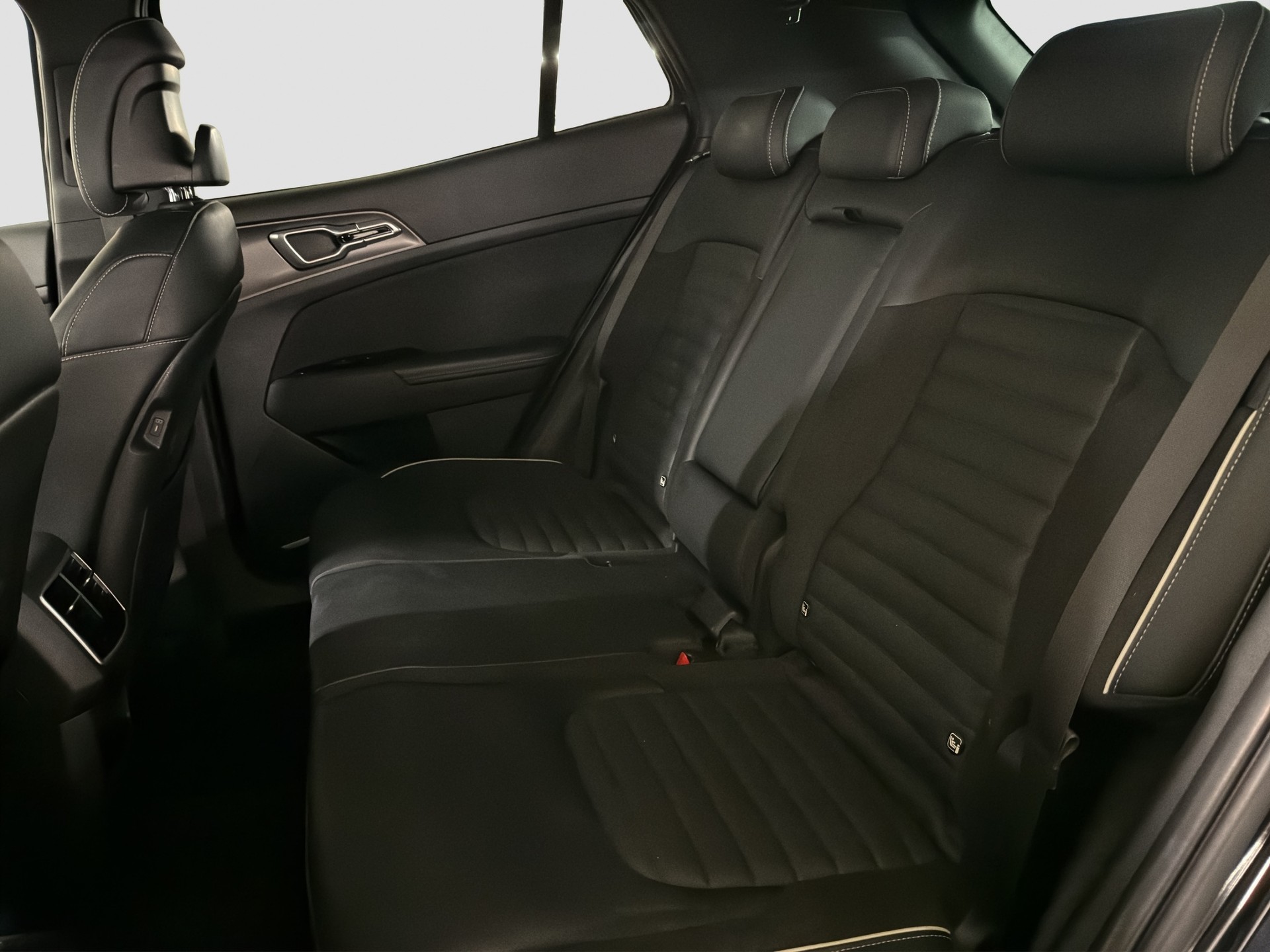 KIA Sportage 1.6 T-GDi Hybrid GT-Line-image-10