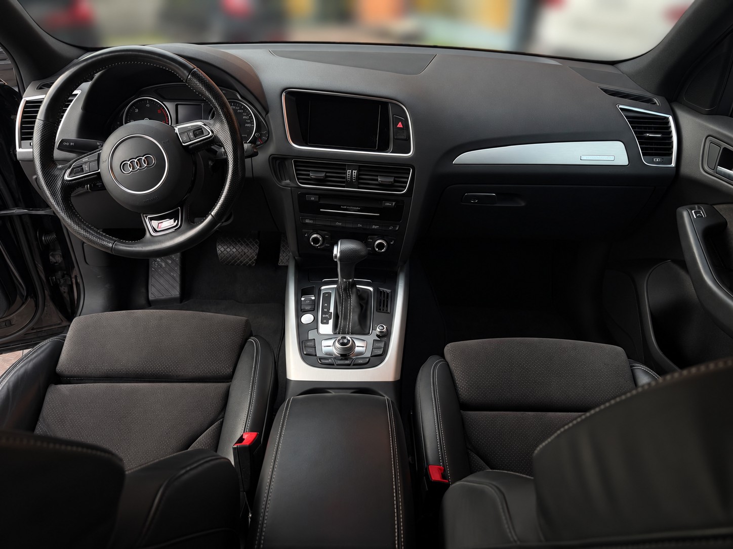 AUDI Q5 2.0 TDI quattro S-tronic-image-7