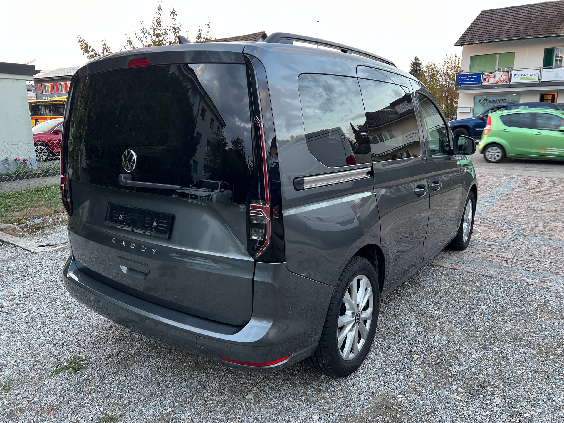 VW Caddy 2.0 TDI Liberty DSG-image-3