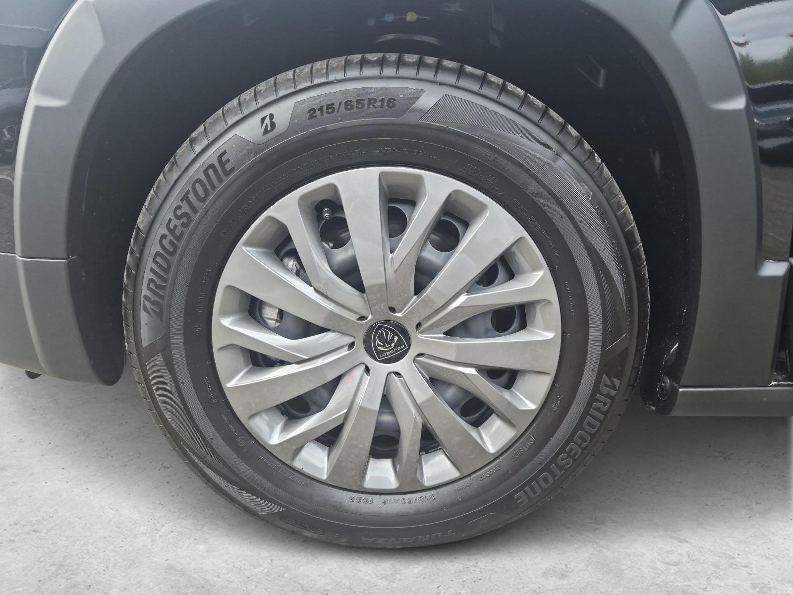 PEUGEOT Rifter 1.2 PureTech Allure-image-18