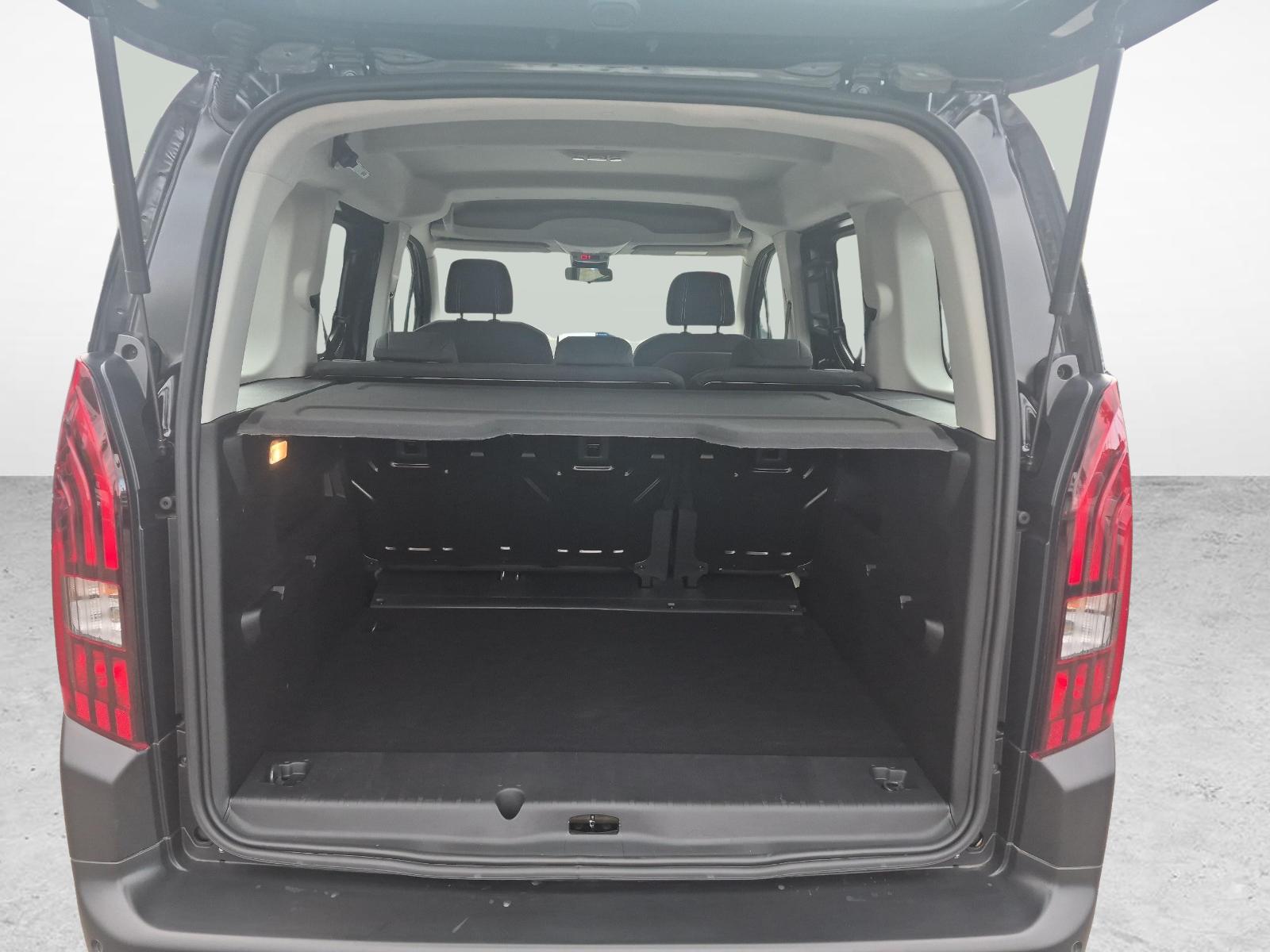 PEUGEOT Rifter 1.2 PureTech Allure-image-11