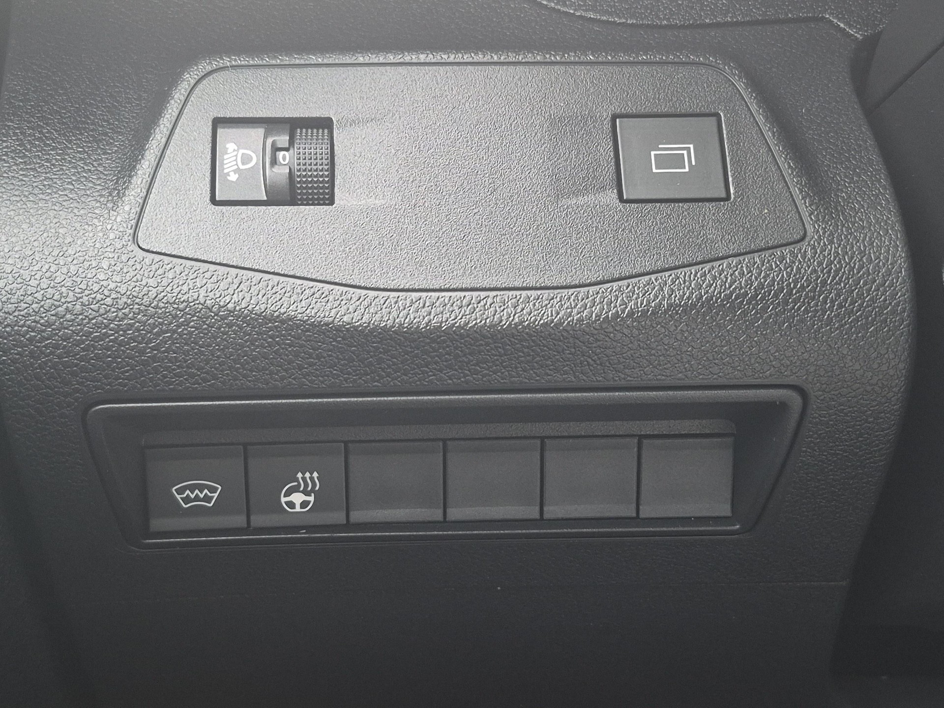 PEUGEOT Rifter 1.2 PureTech Allure-image-16