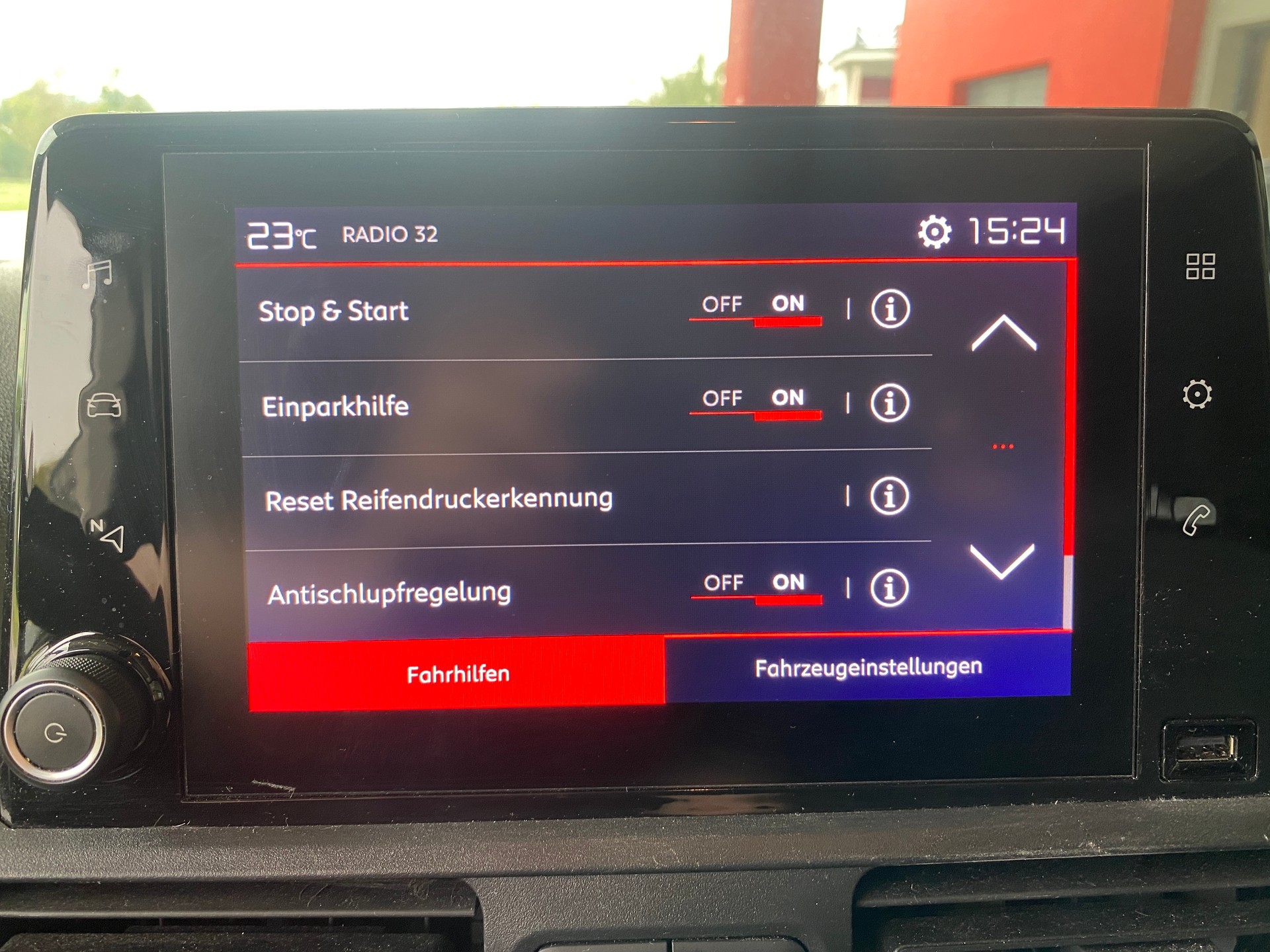 CITROEN Berlingo Van 1.2 Pure Tech 130 s/s Club EAT8 1000kg-image-10