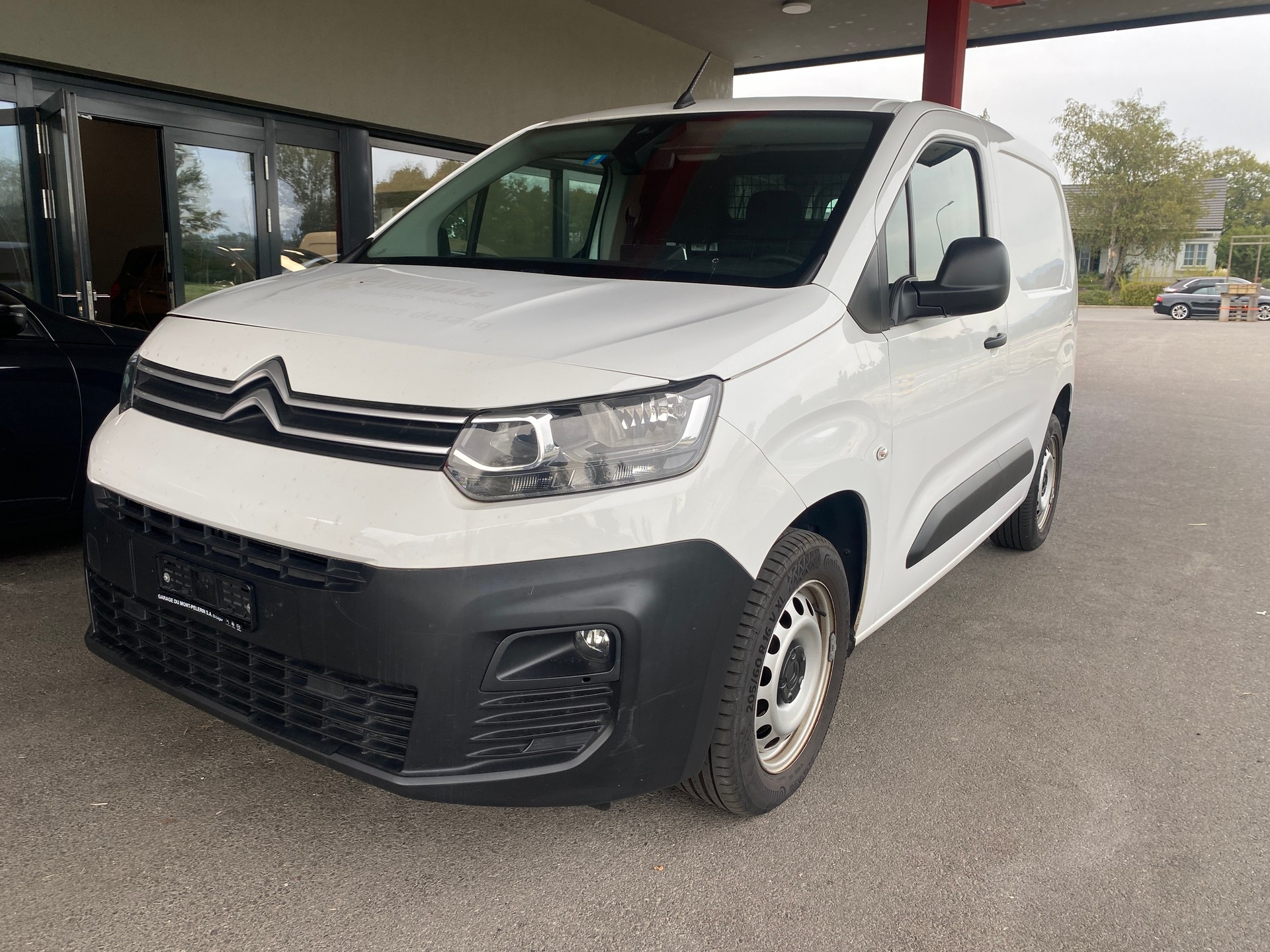 CITROEN Berlingo Van 1.2 Pure Tech 130 s/s Club EAT8 1000kg-image-0