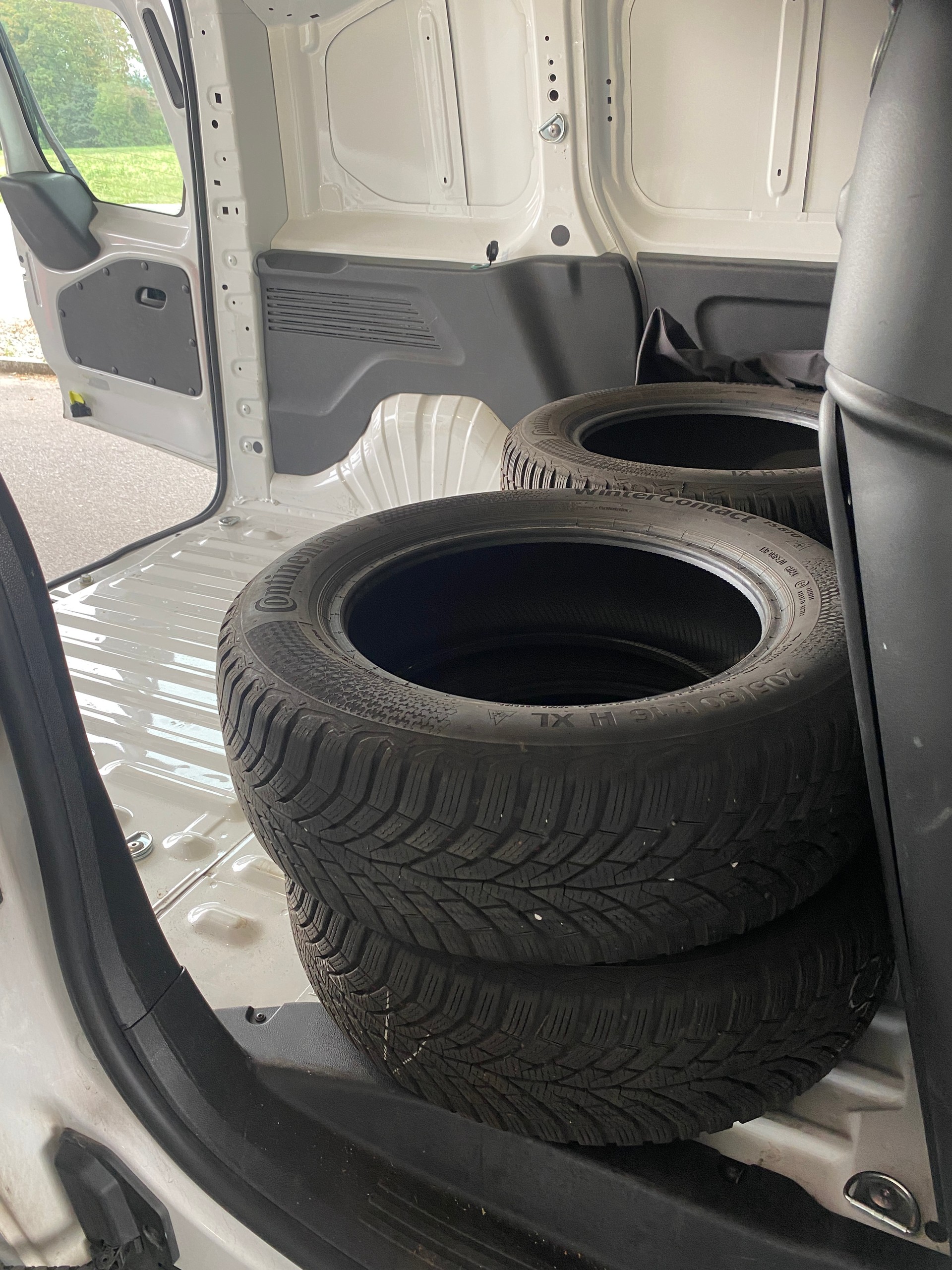 CITROEN Berlingo Van 1.2 Pure Tech 130 s/s Club EAT8 1000kg-image-7