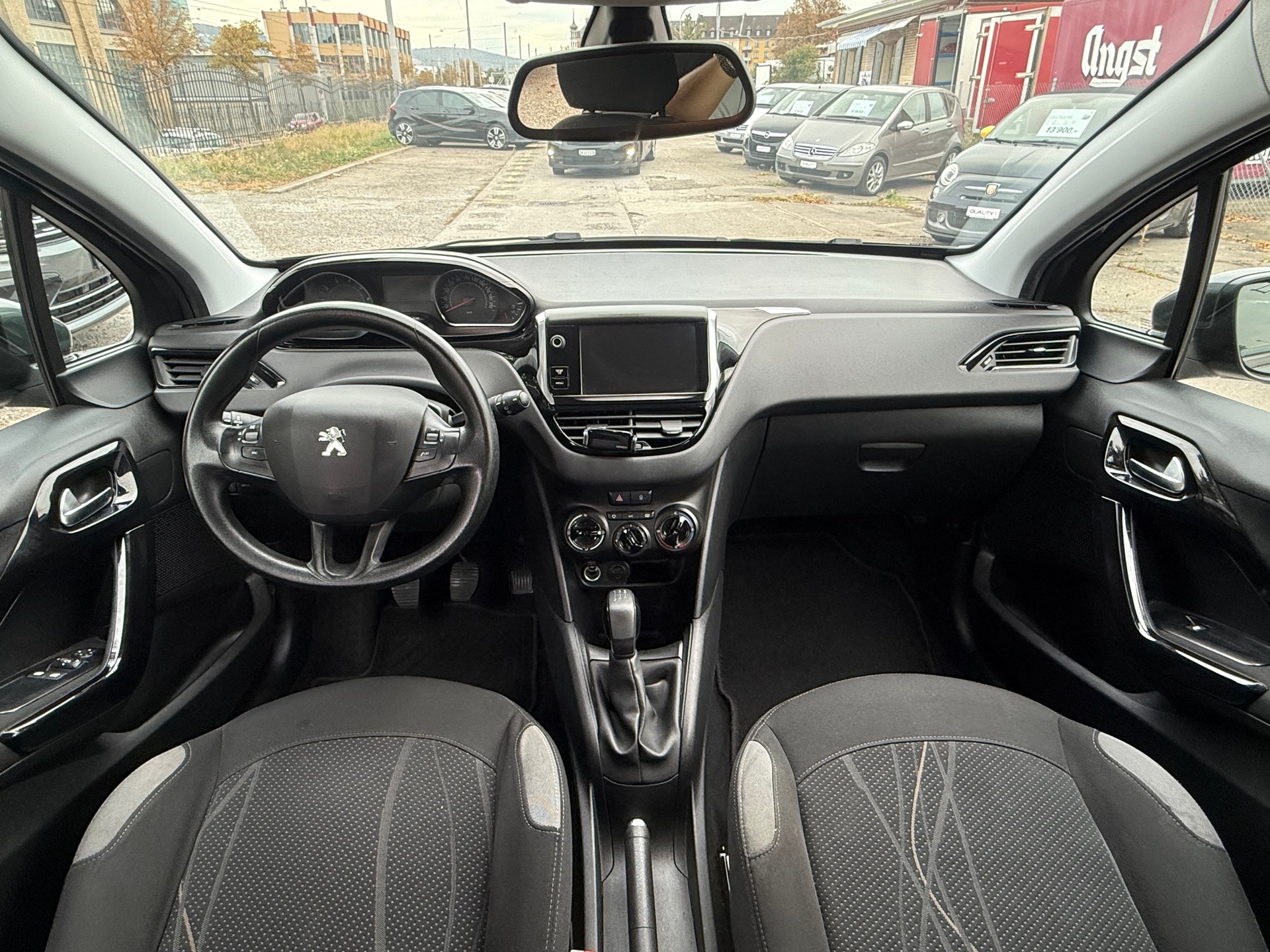 PEUGEOT 208 1.4 VTI Active-image-10