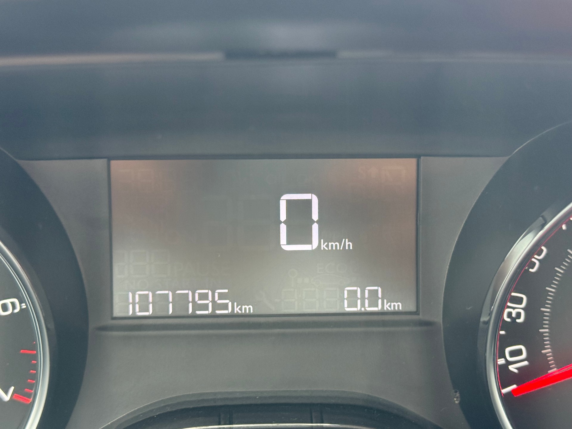 PEUGEOT 208 1.4 VTI Active-image-15