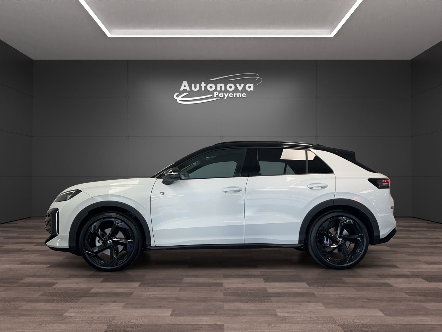 VW T-Roc 1.5 eTSI mHEV R-Line DSG-image-2