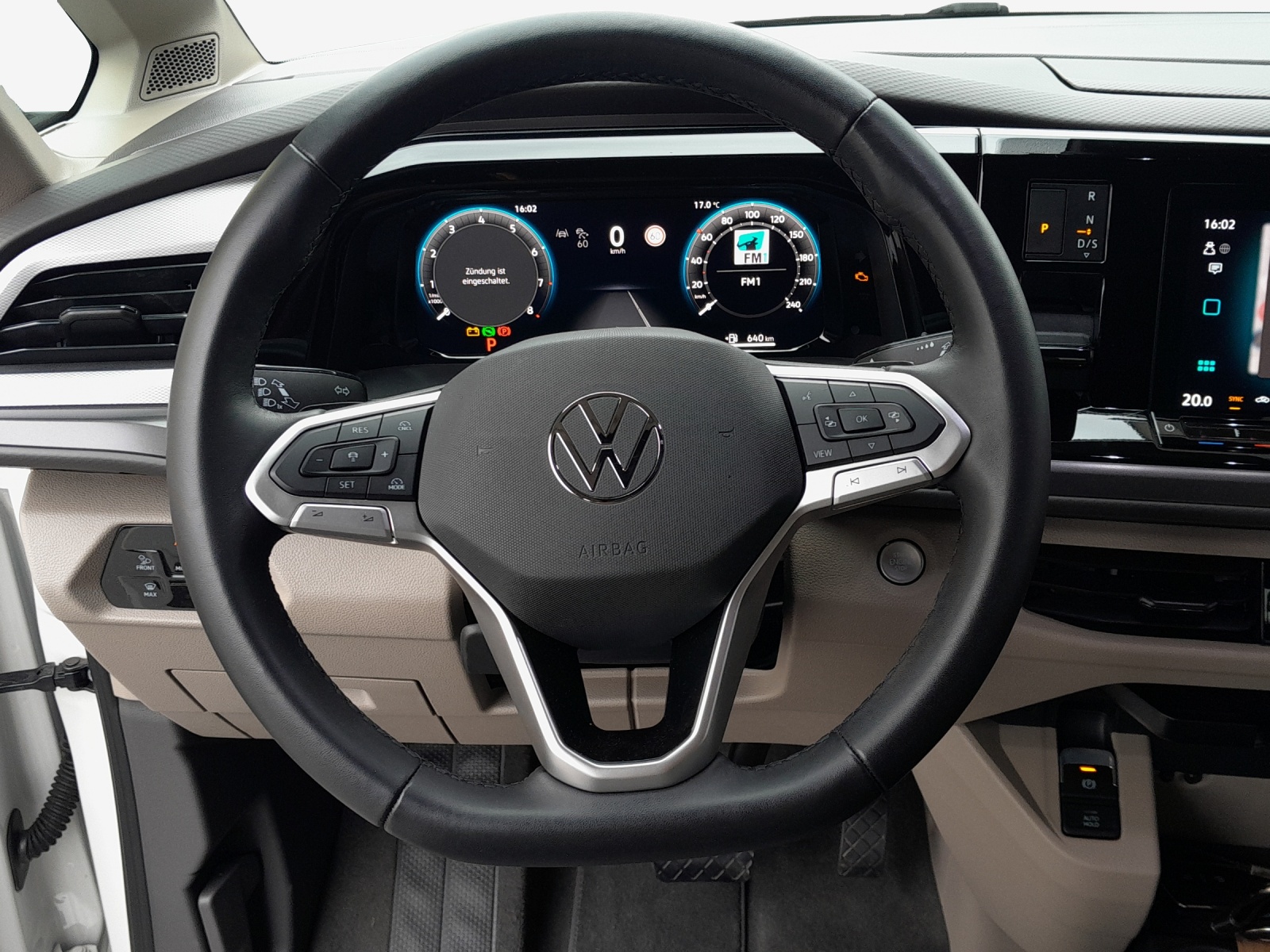 VW California 2.0 TSI Beach Tour-image-9