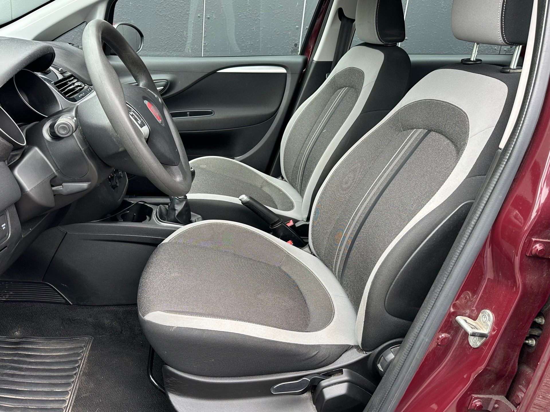 FIAT Punto 1.4 16V-image-11
