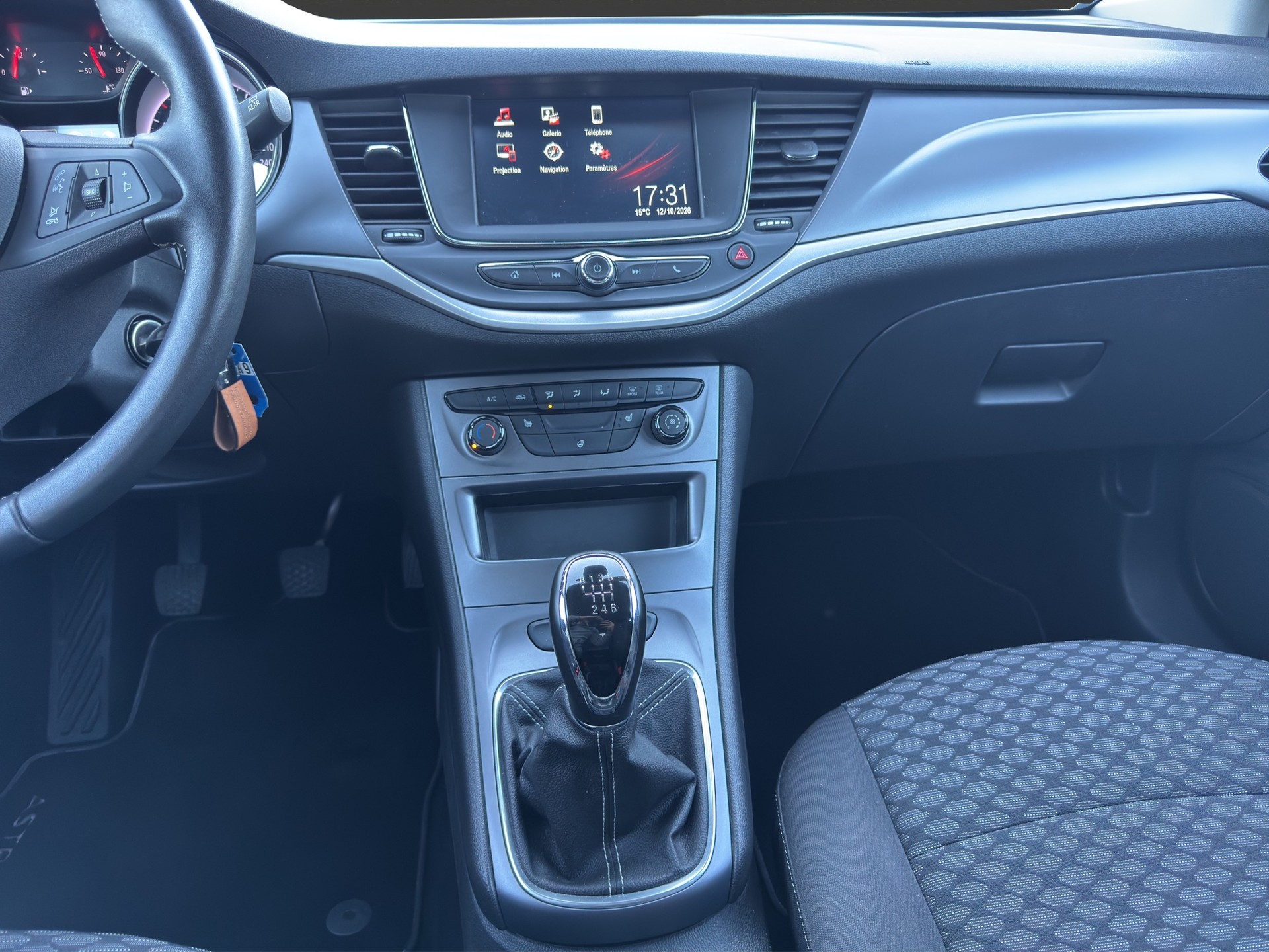OPEL Astra 1.2i Turbo Edition-image-11