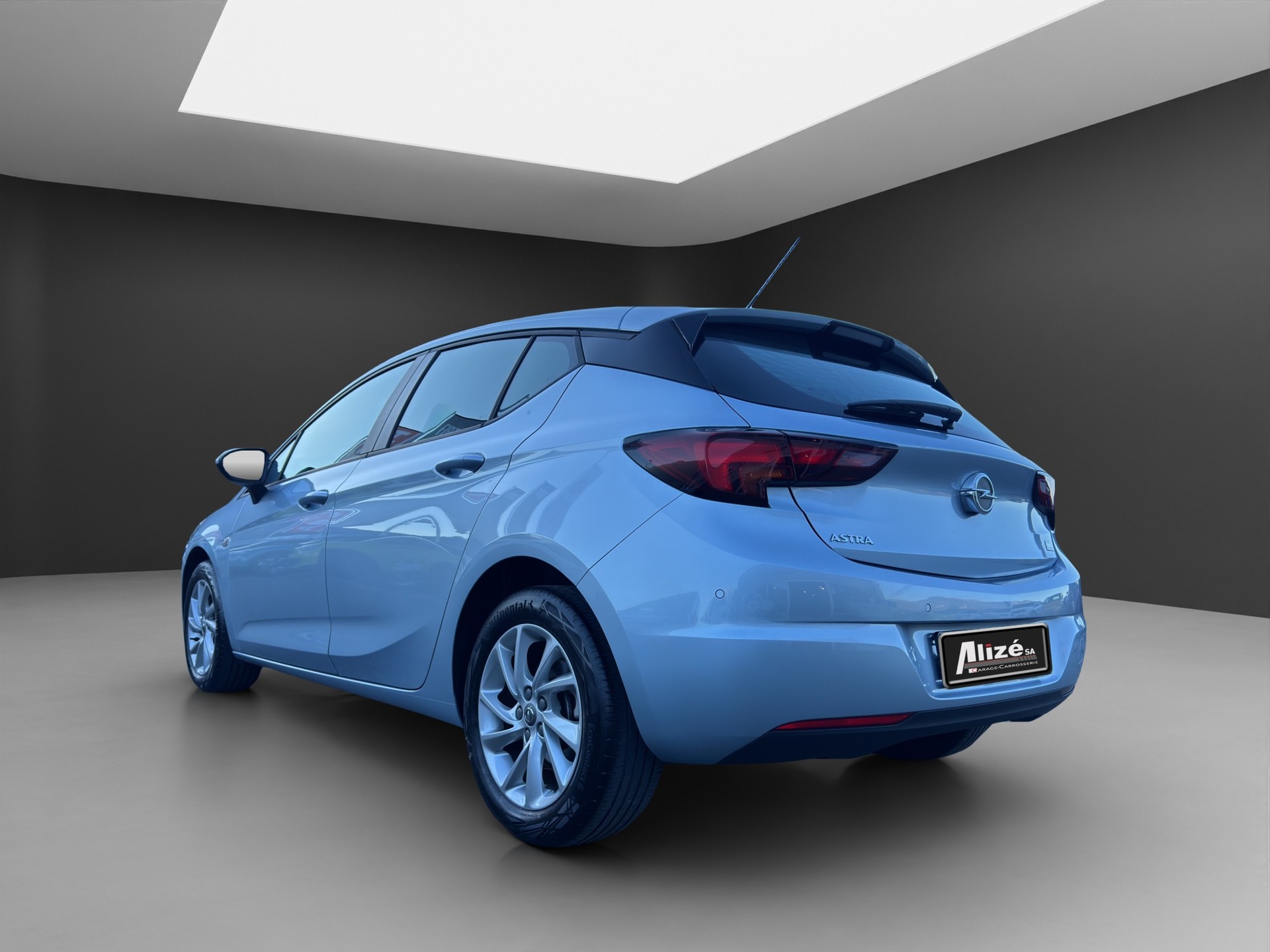 OPEL Astra 1.2i Turbo Edition-image-4