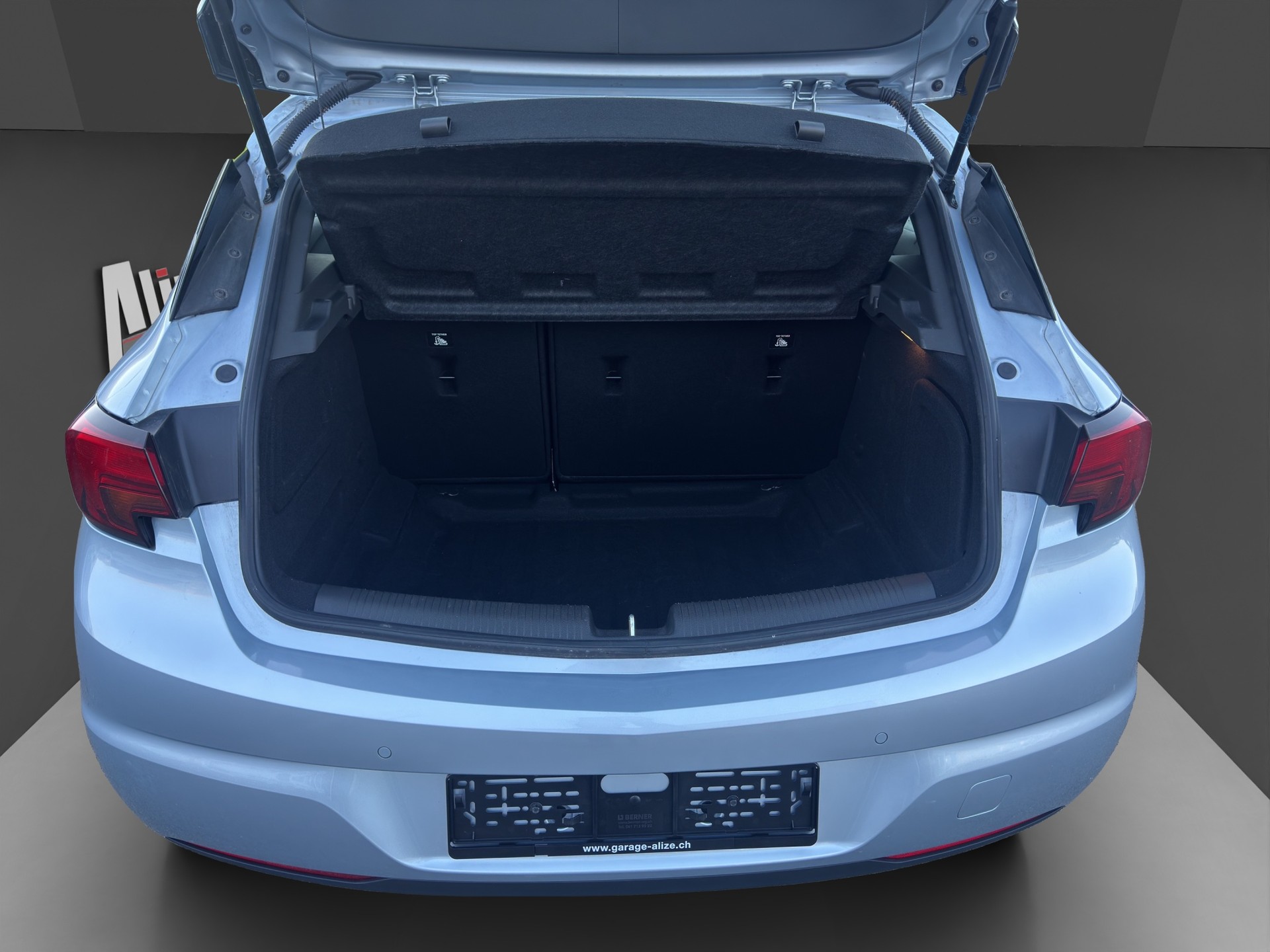 OPEL Astra 1.2i Turbo Edition-image-16