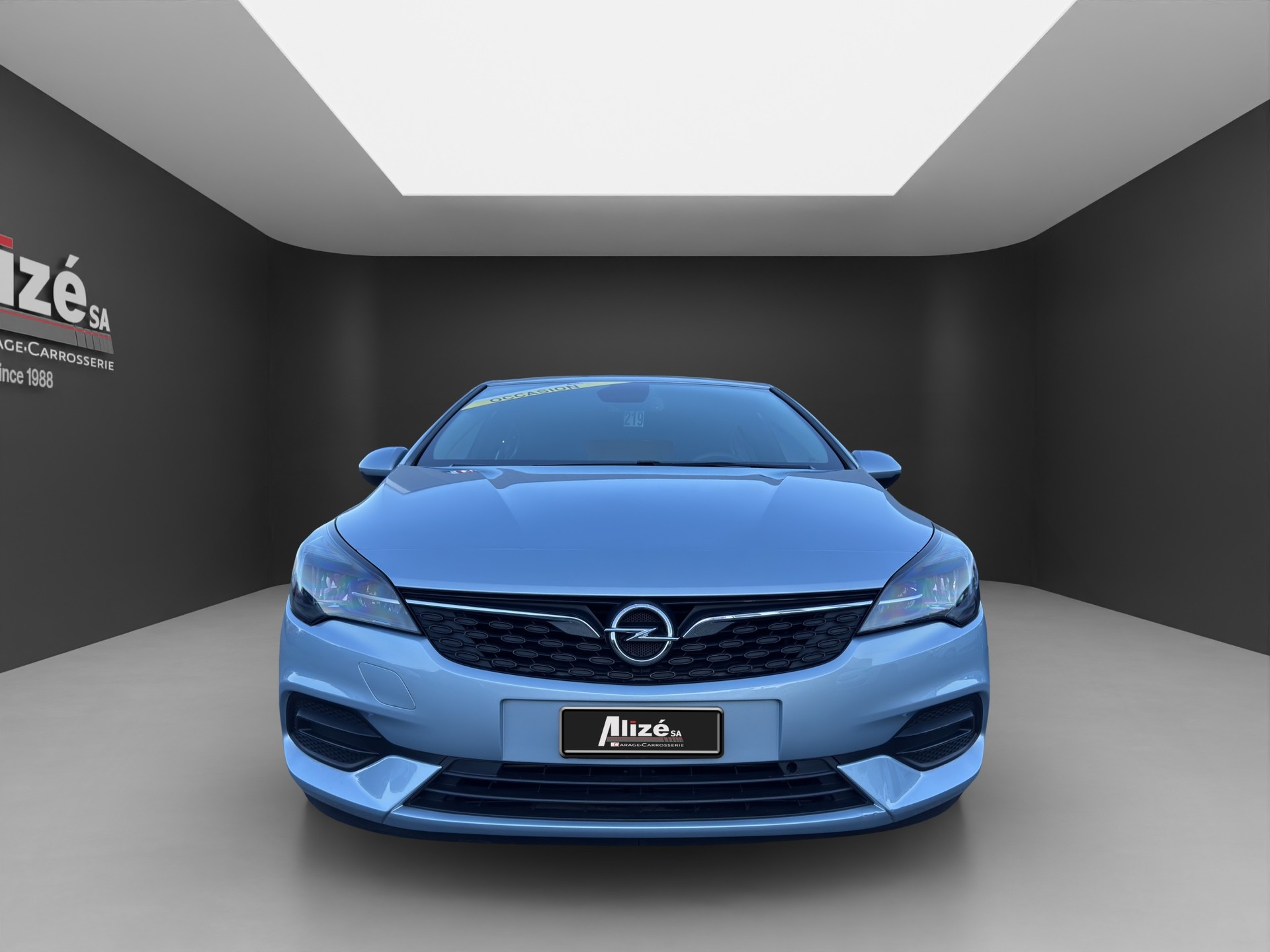 OPEL Astra 1.2i Turbo Edition-image-1