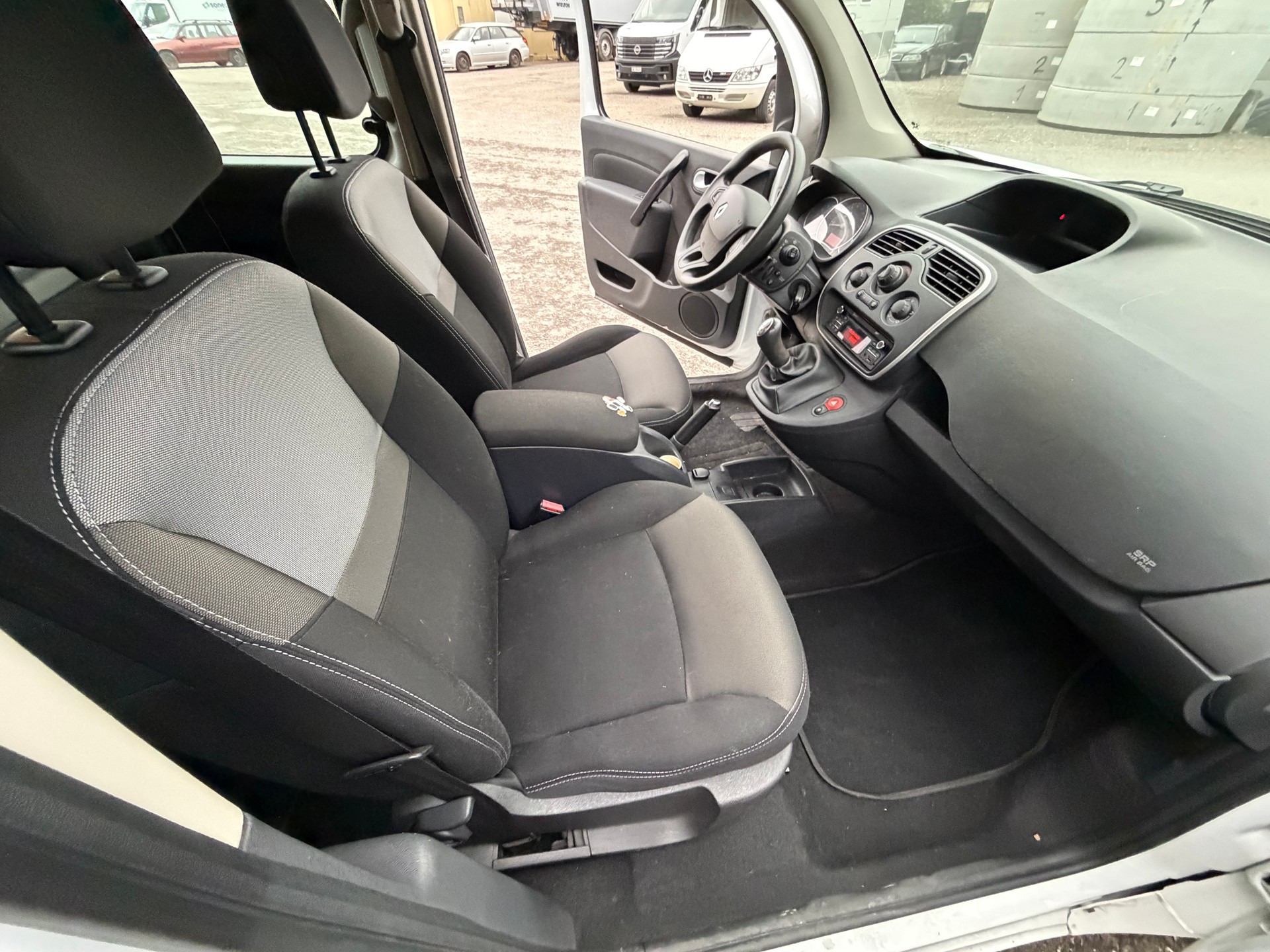 RENAULT Kangoo 1.5 dCi Dynamique-image-9