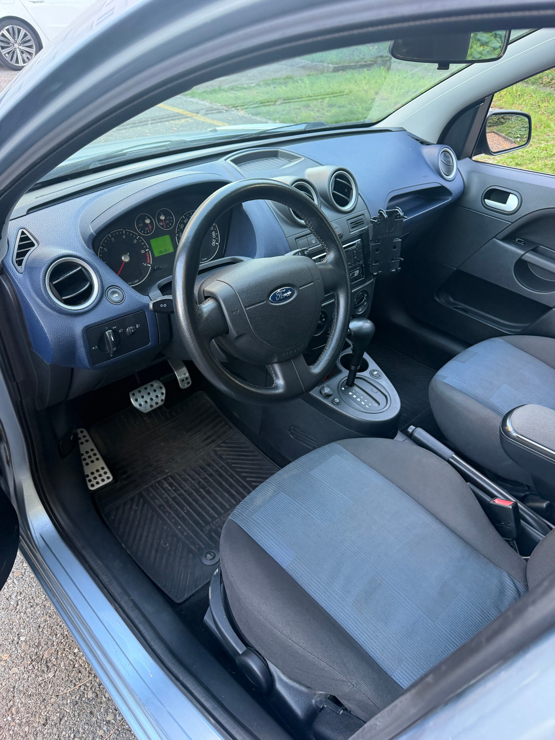 FORD Fiesta 1.6 16V Trend-image-6