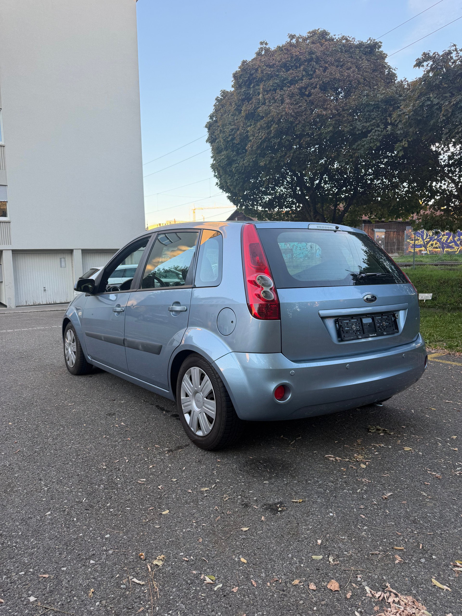 FORD Fiesta 1.6 16V Trend-image-2