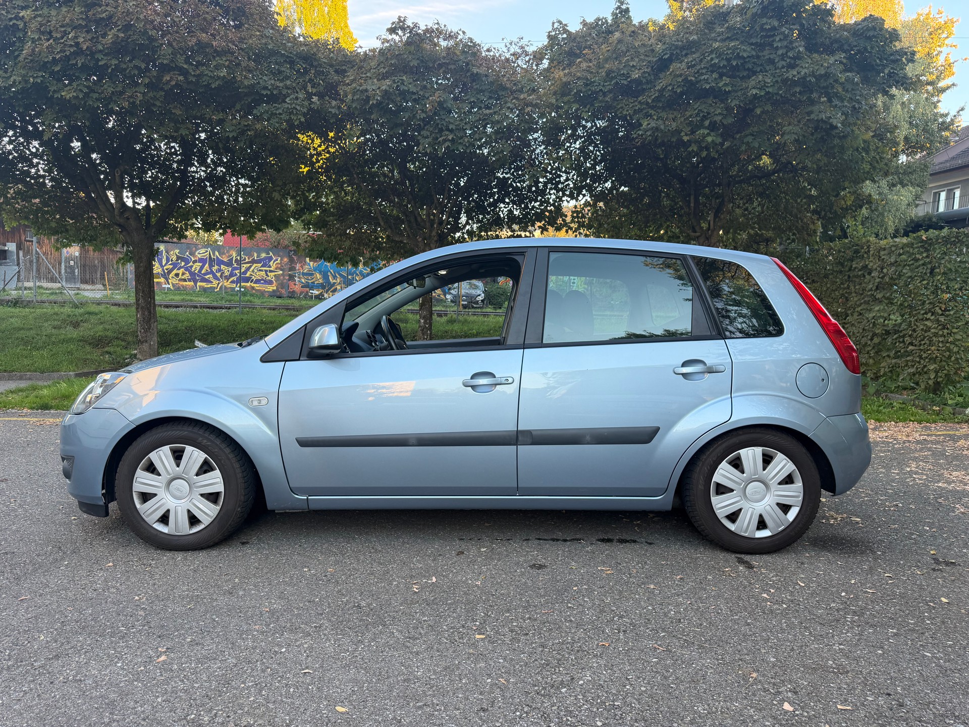 FORD Fiesta 1.6 16V Trend-image-1