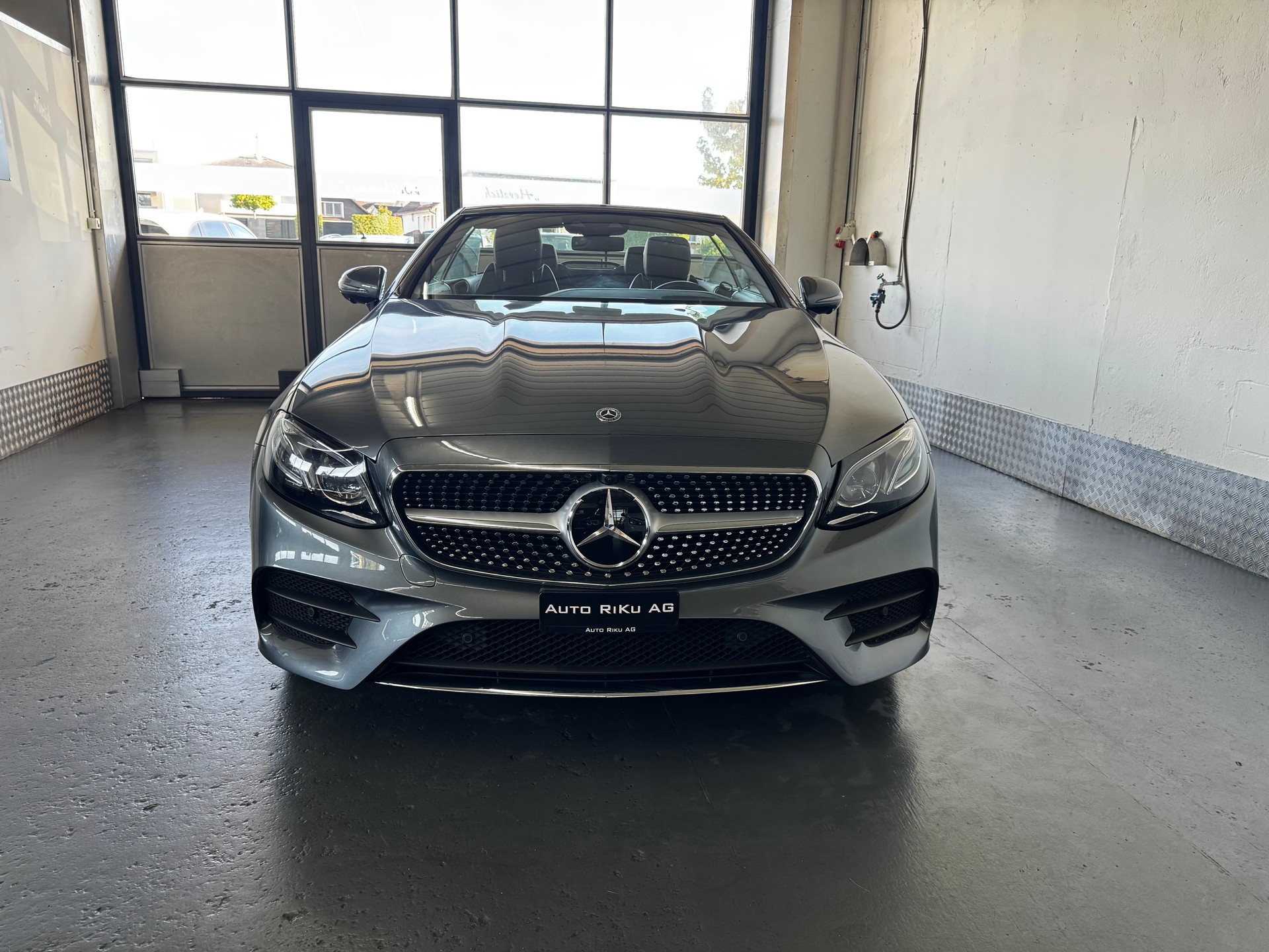 MERCEDES-BENZ E 200 Cabriolet AMG Line 4 Matic 9G-Tronic-image-7
