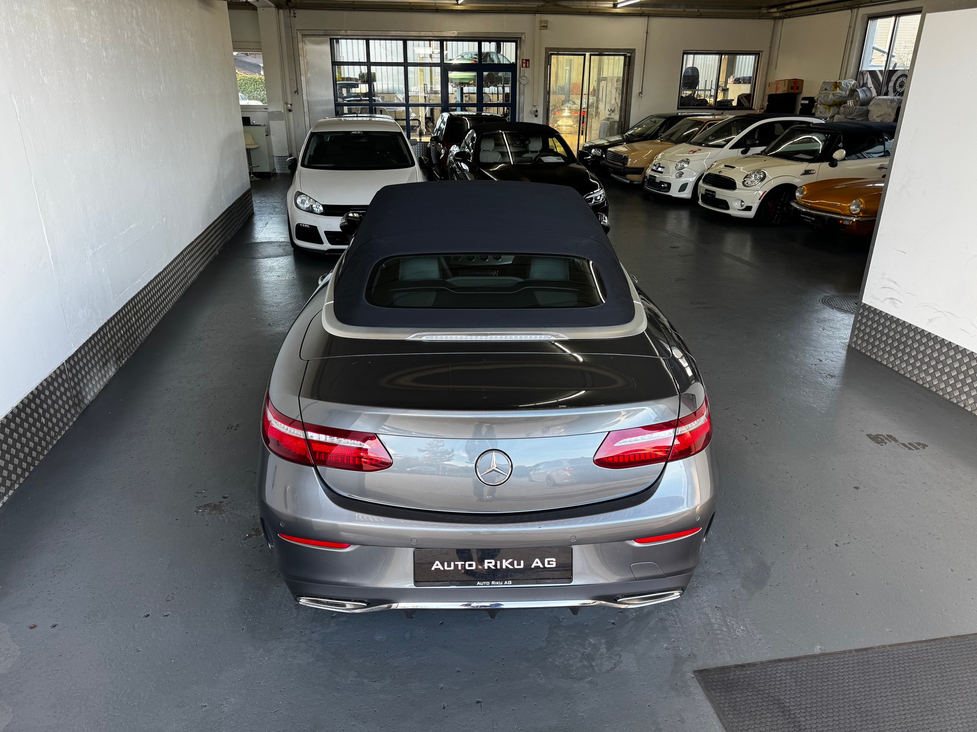 MERCEDES-BENZ E 200 Cabriolet AMG Line 4 Matic 9G-Tronic-image-18