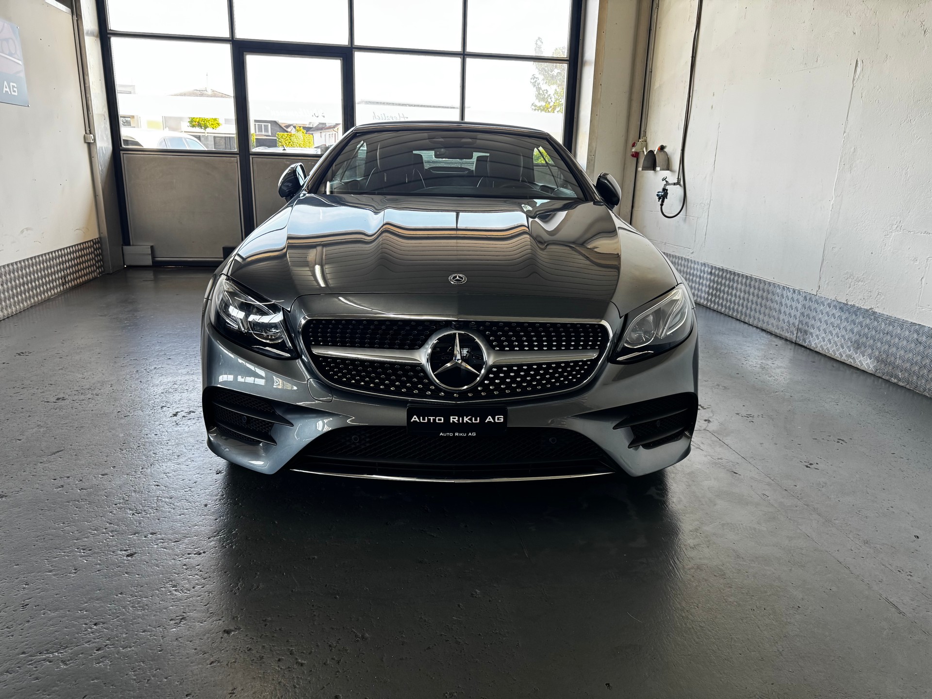 MERCEDES-BENZ E 200 Cabriolet AMG Line 4 Matic 9G-Tronic-image-6