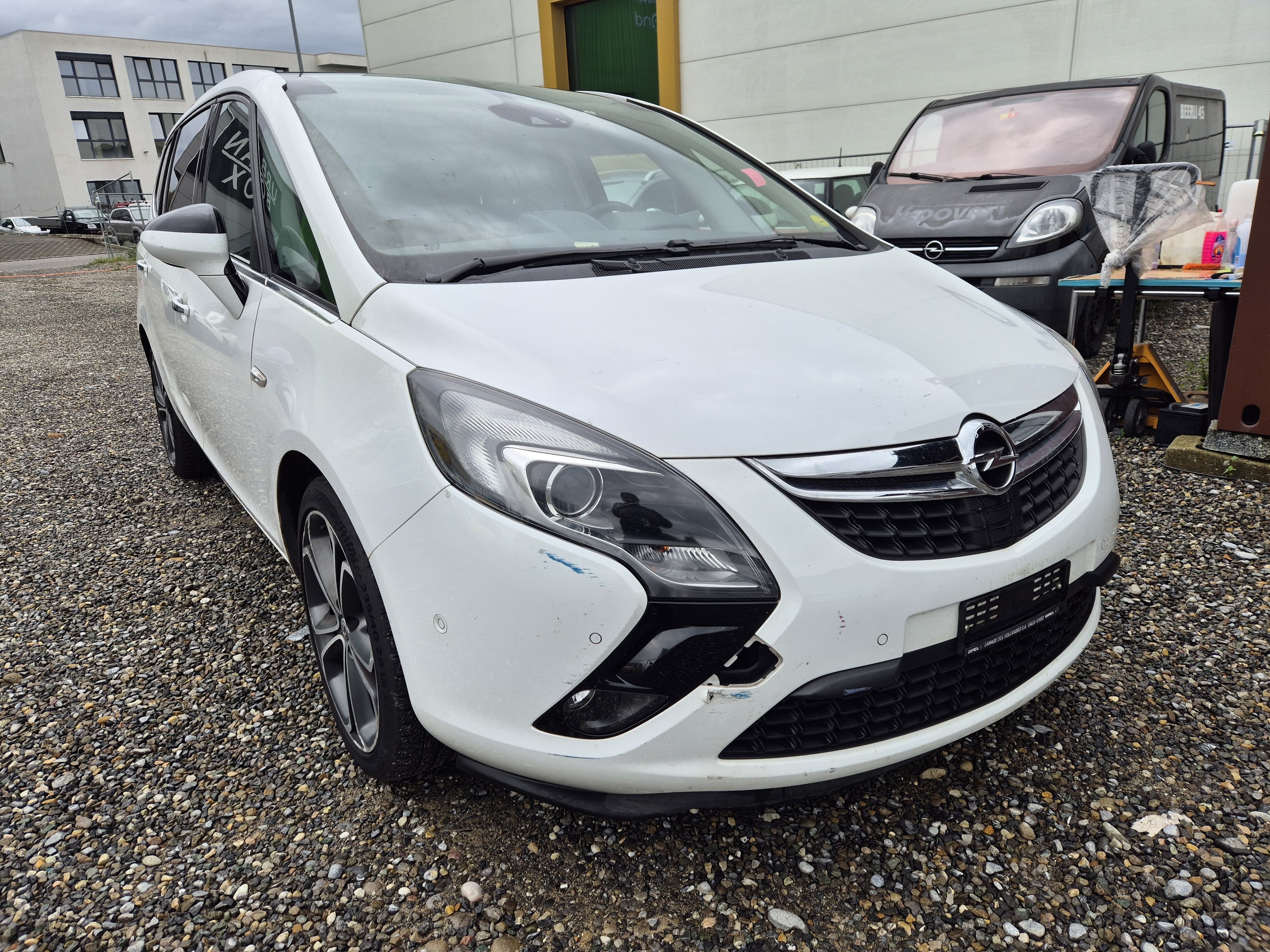 Car photo