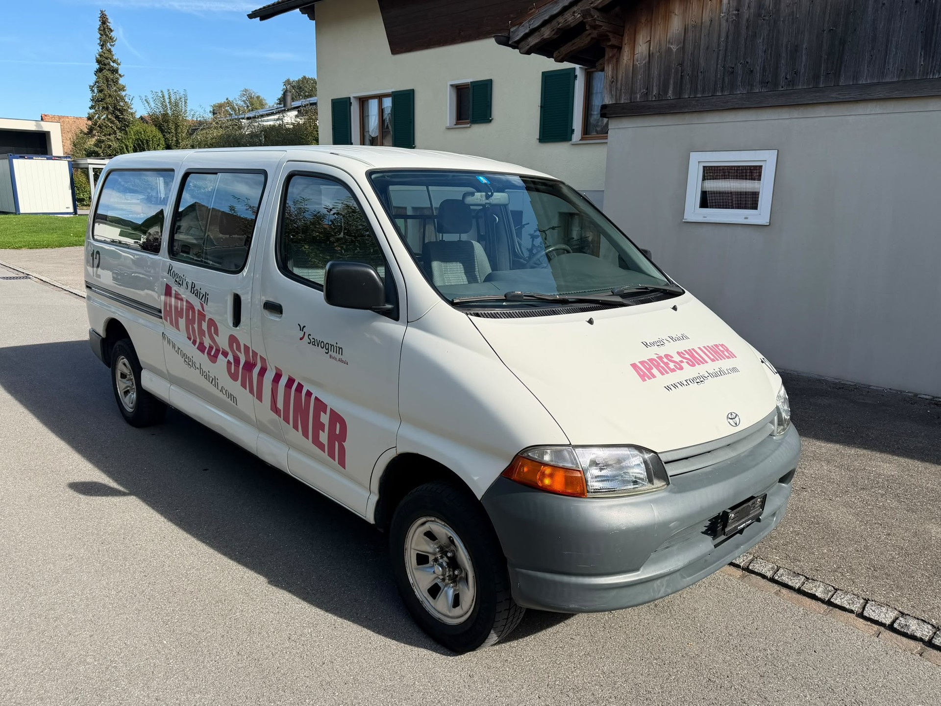 TOYOTA Hiace 2.7 Van 4x4 LWB-image-1