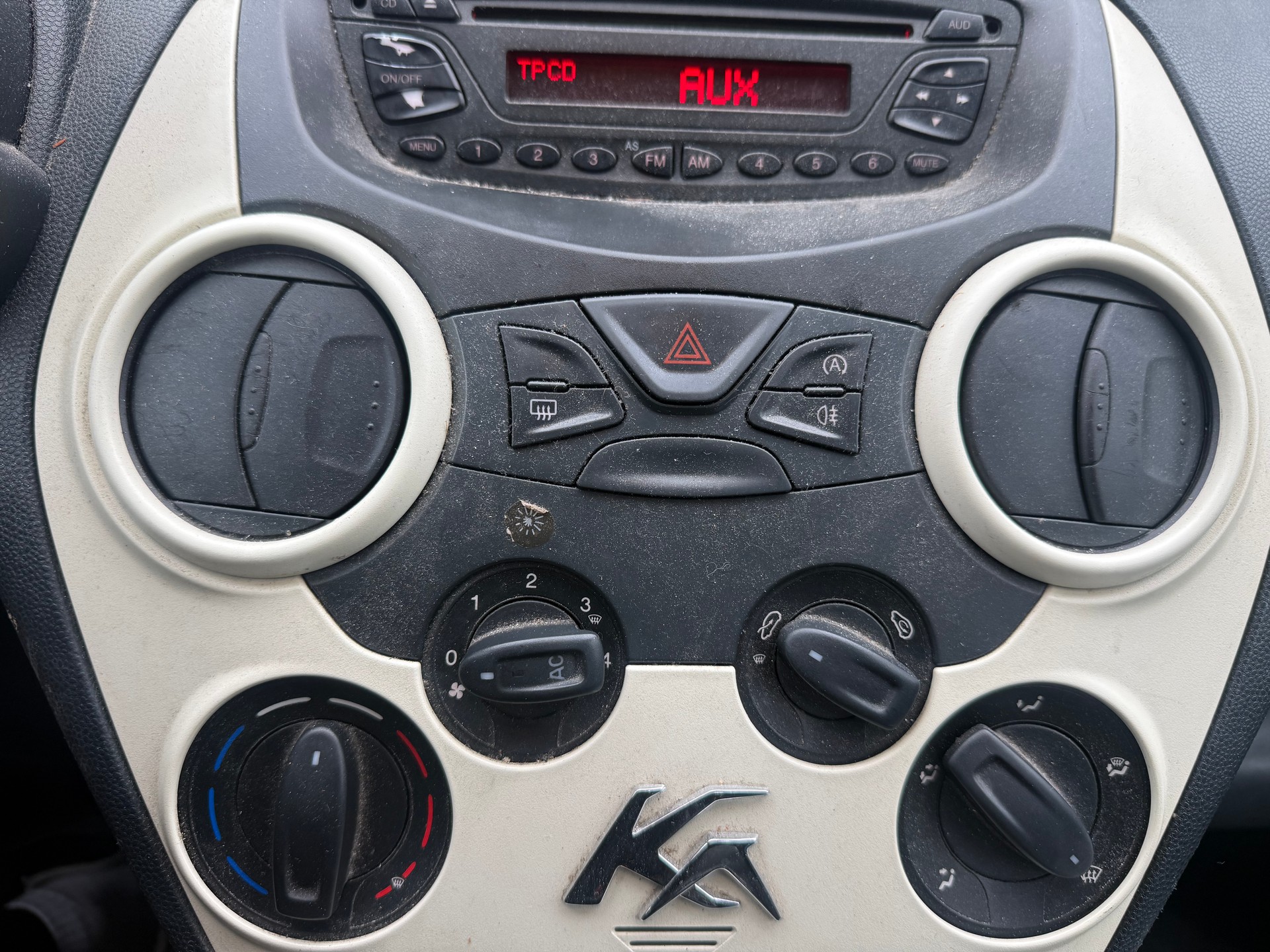 FORD KA 1.25 Titanium-image-8