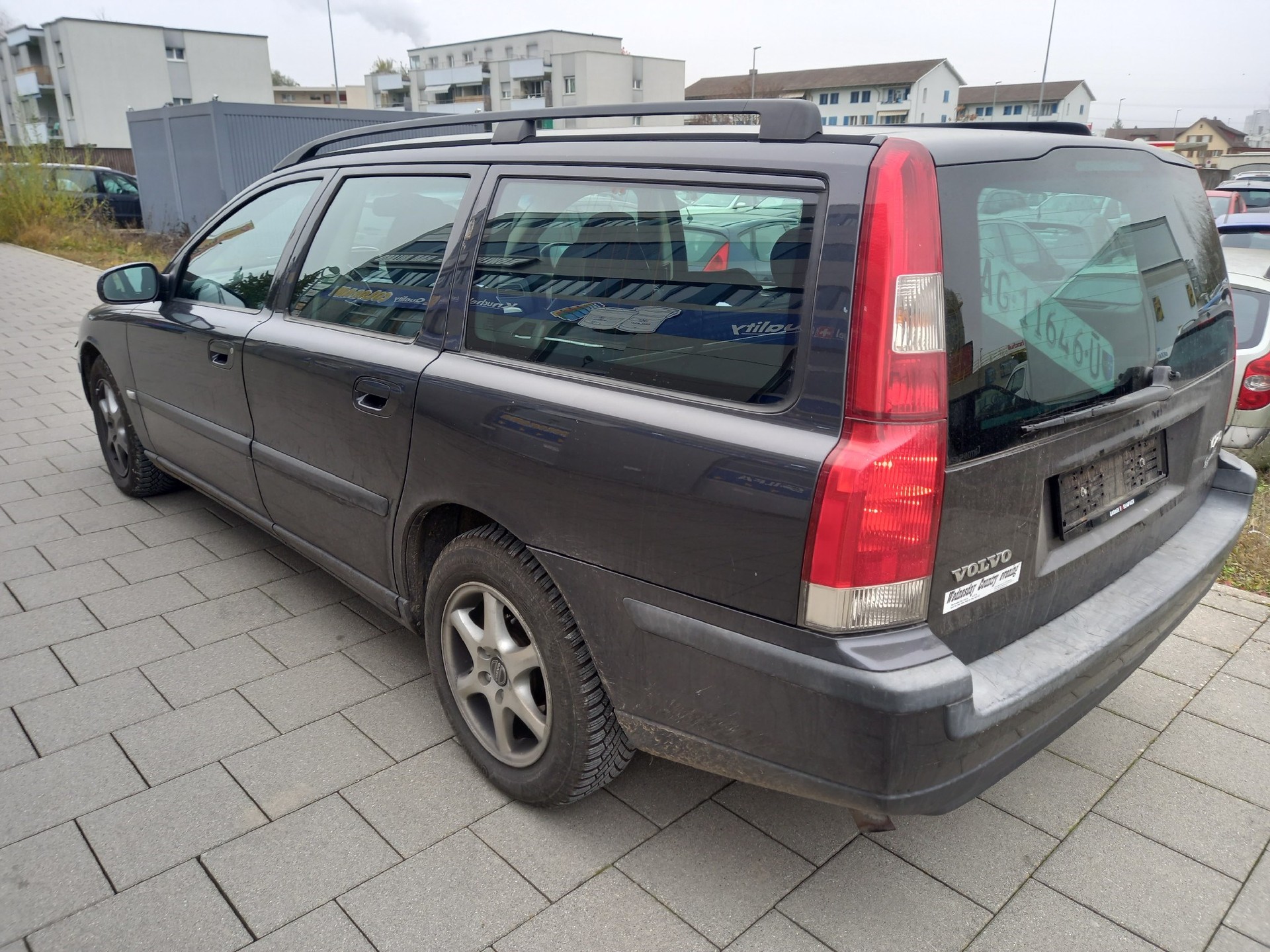 VOLVO V70 2.4-image-5