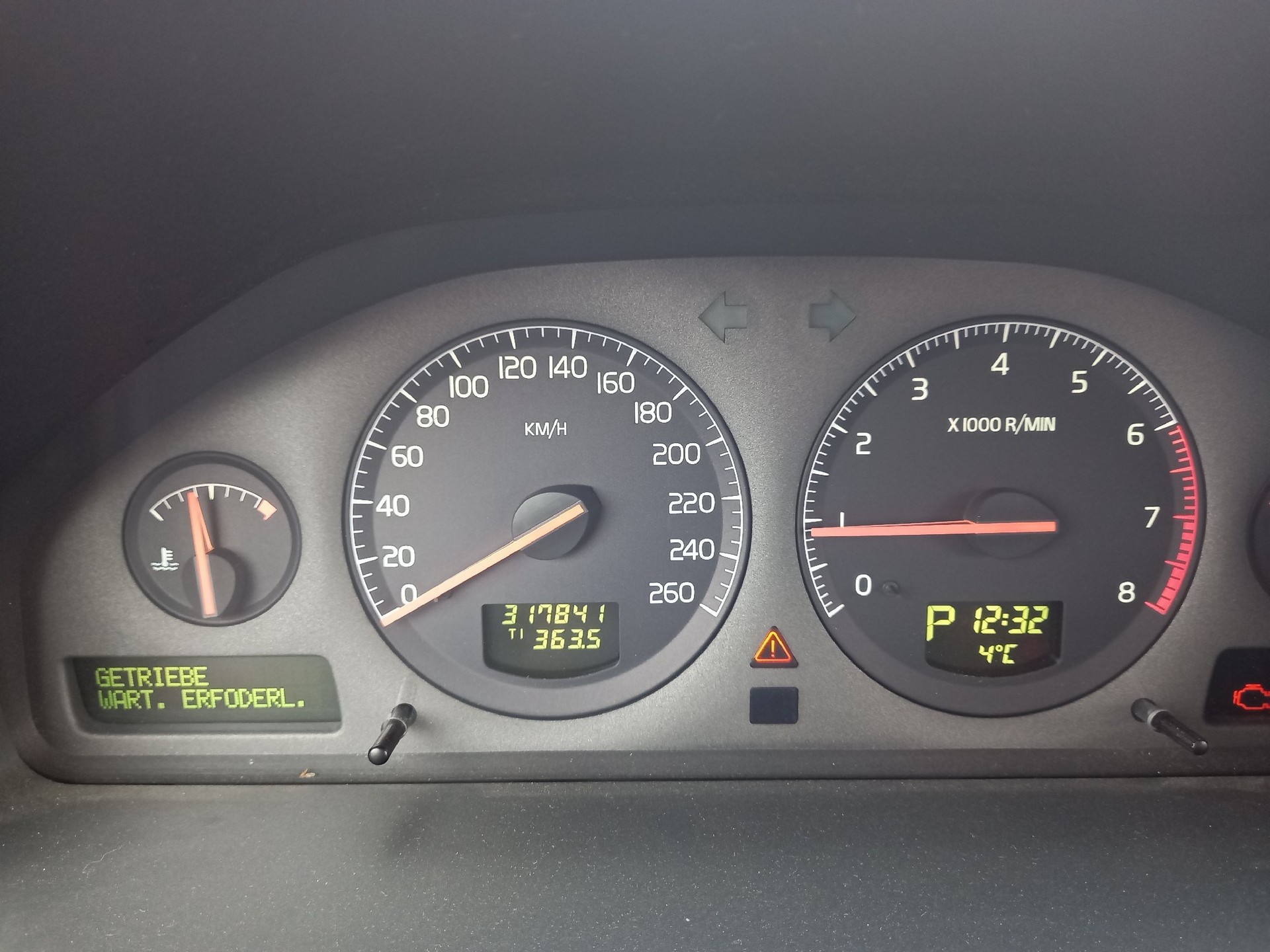 VOLVO V70 2.4-image-11