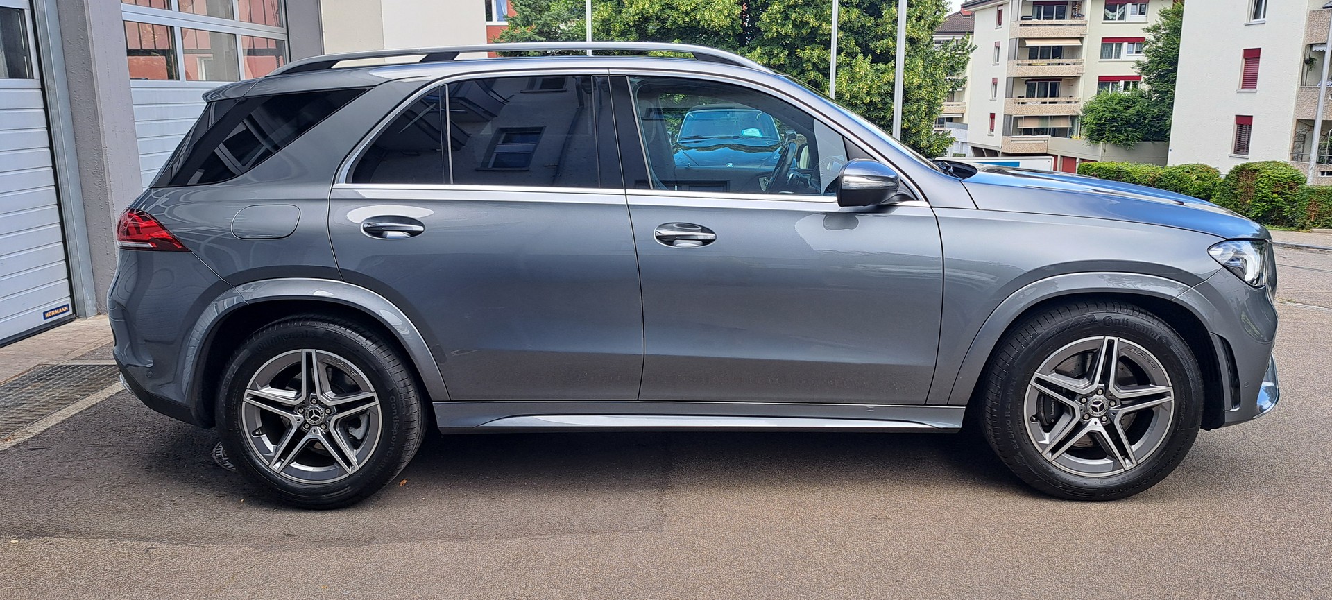 MERCEDES-BENZ GLE 350 d 4Matic AMG Line 9G-Tronic-image-3