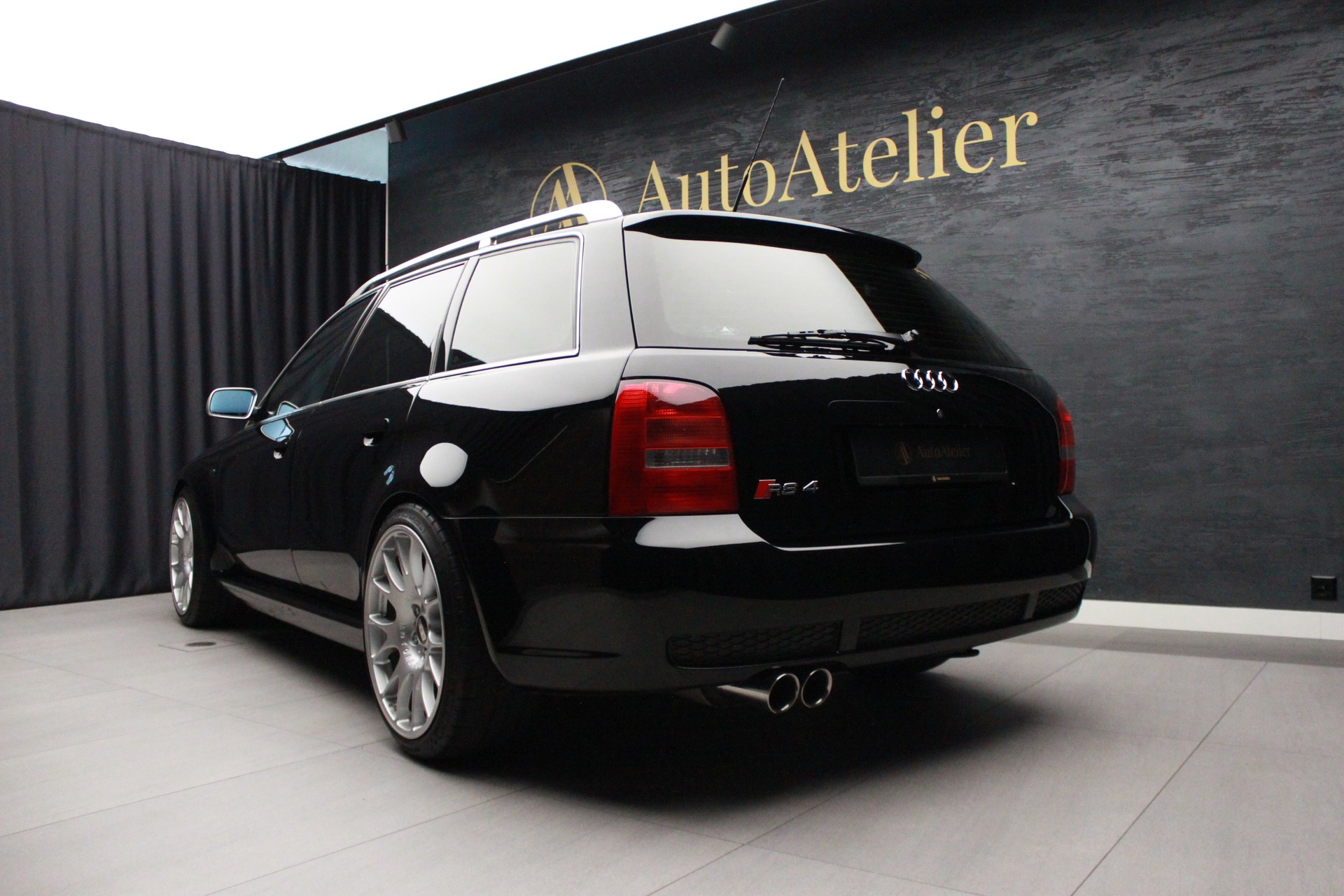 AUDI RS4 Avant quattro-image-5