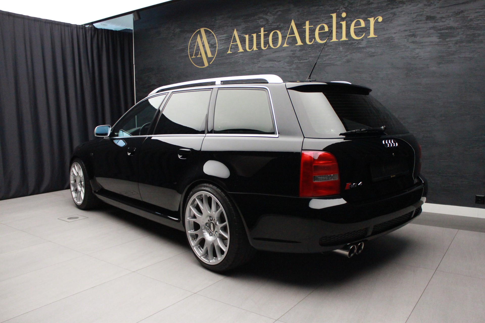 AUDI RS4 Avant quattro-image-6