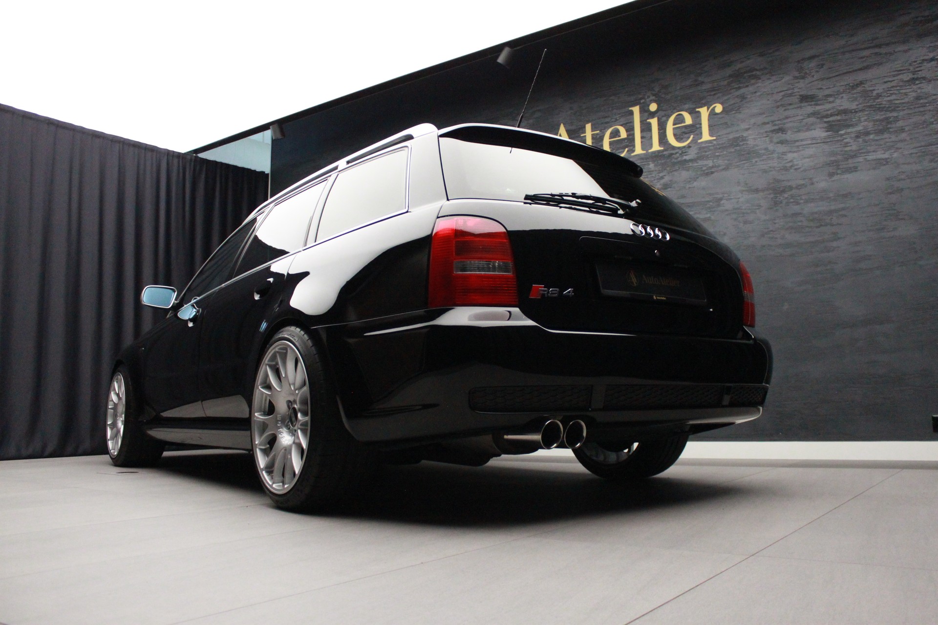 AUDI RS4 Avant quattro-image-7