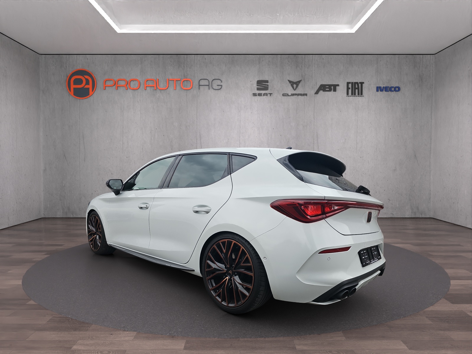 CUPRA LEON VZ 2.0 TSI DSG-image-2