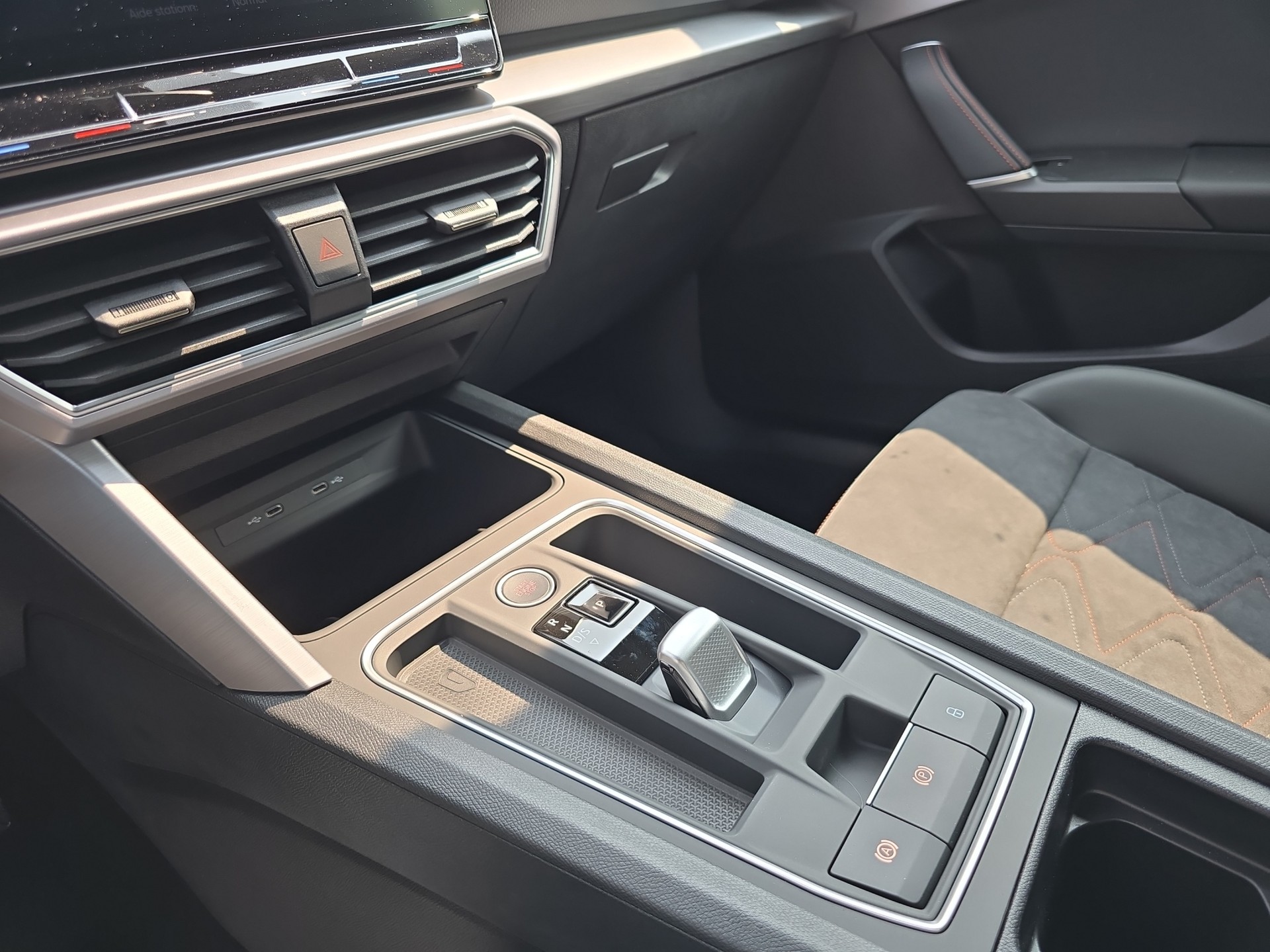 SEAT Leon ST 1.4 eHybrid pHEV DSG Move FR-image-16