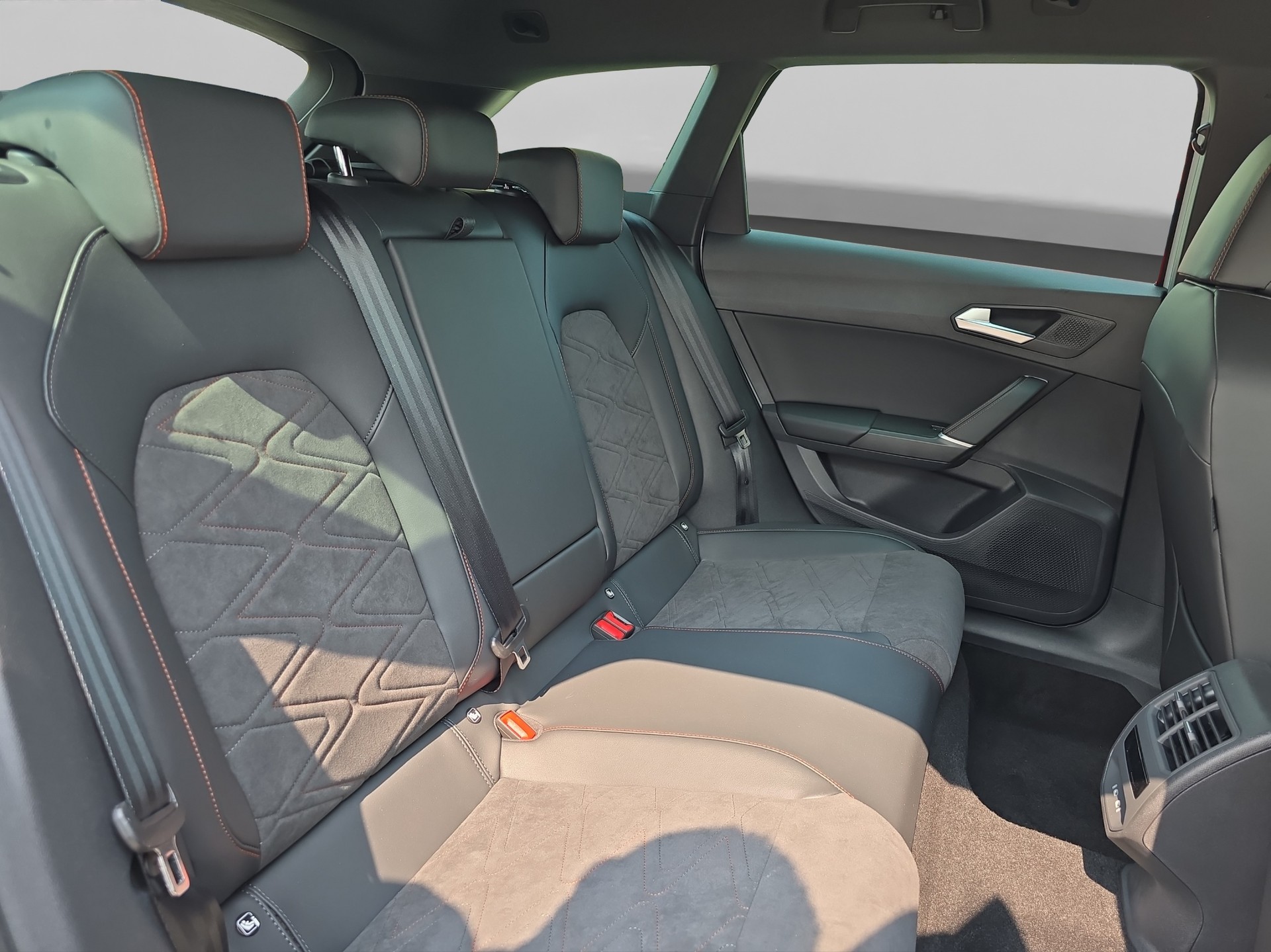 SEAT Leon ST 1.4 eHybrid pHEV DSG Move FR-image-6