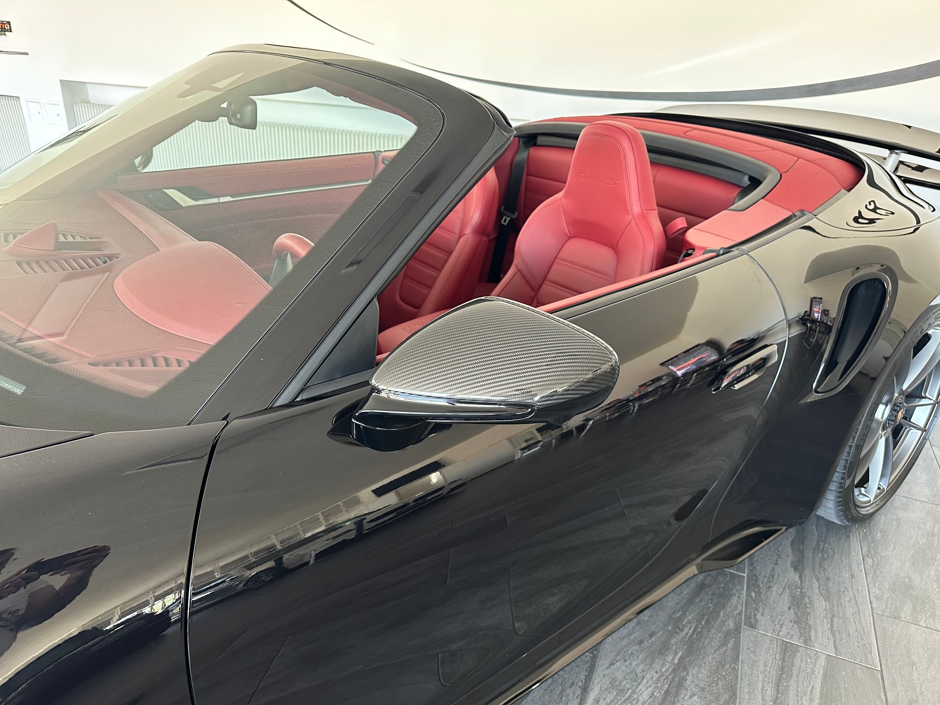 PORSCHE 911 Turbo S Cabriolet PDK-image-8
