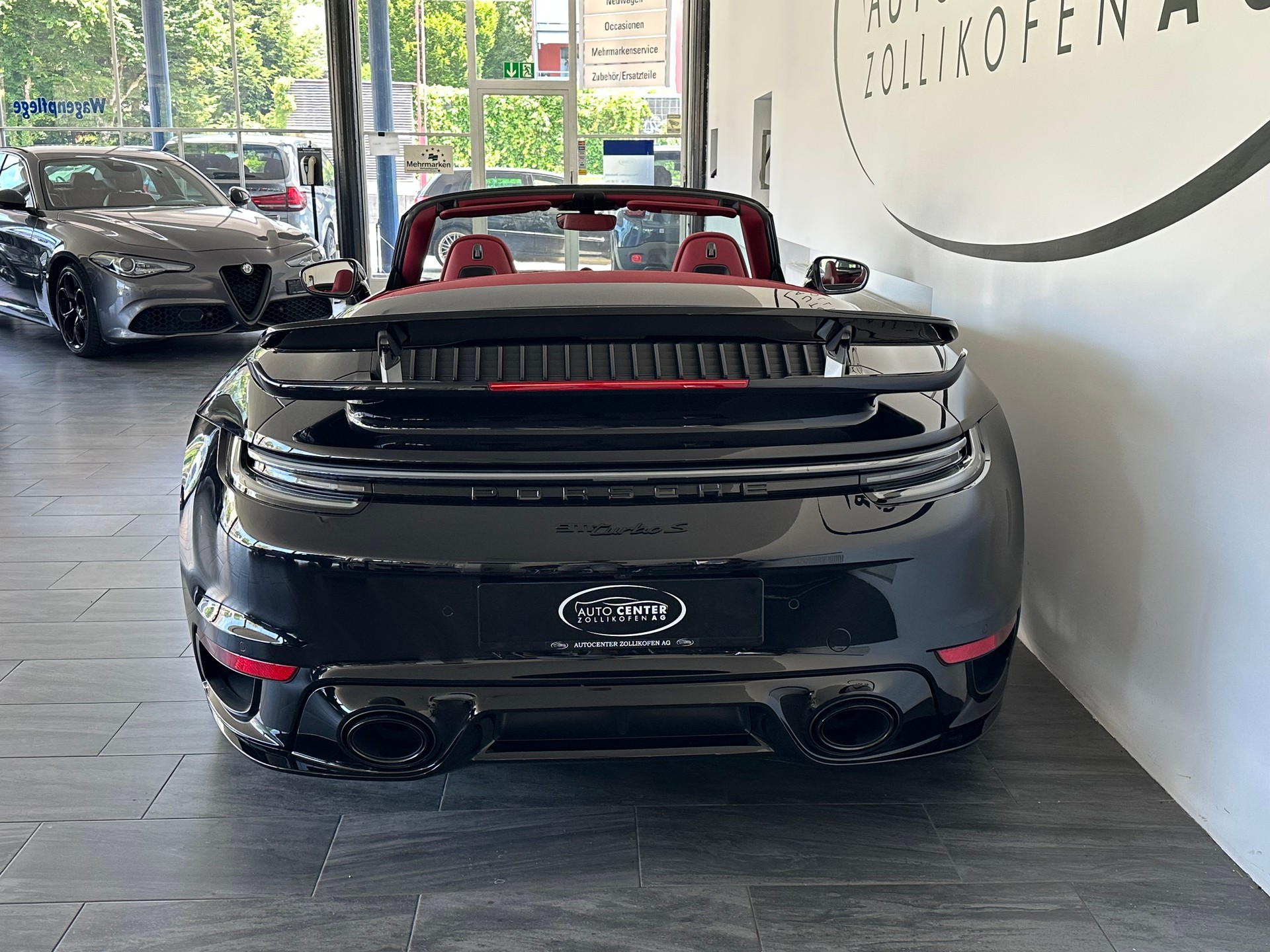 PORSCHE 911 Turbo S Cabriolet PDK-image-7