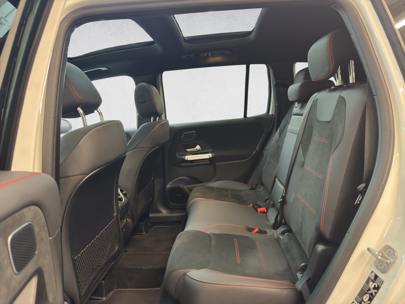 MERCEDES-BENZ GLB 220 AMG Line 4Matic-image-12
