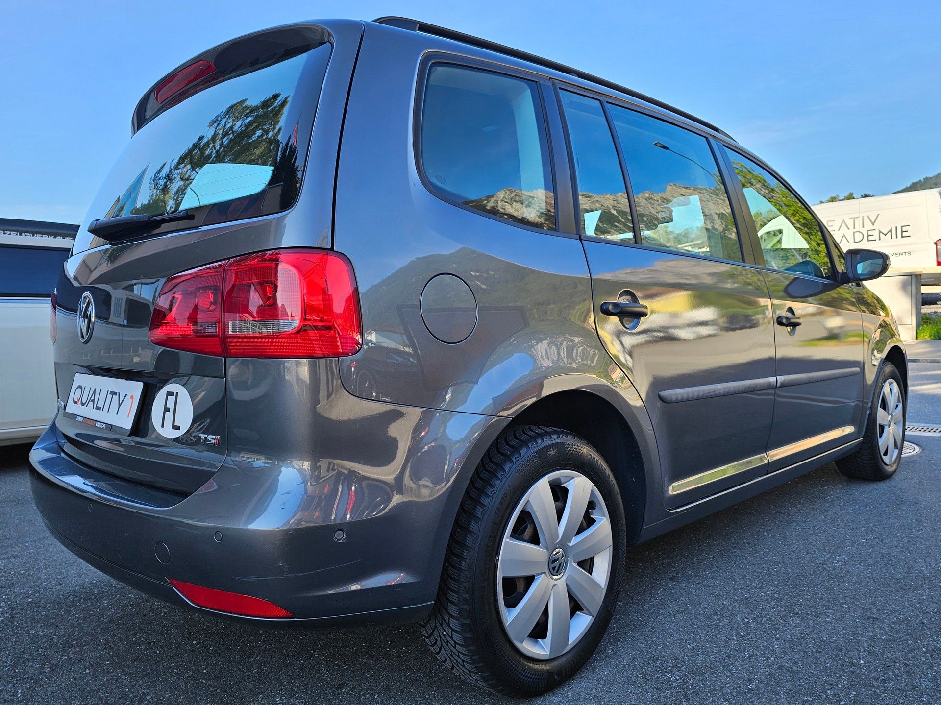 VW Touran 1.4 TSI Highline DSG-image-3