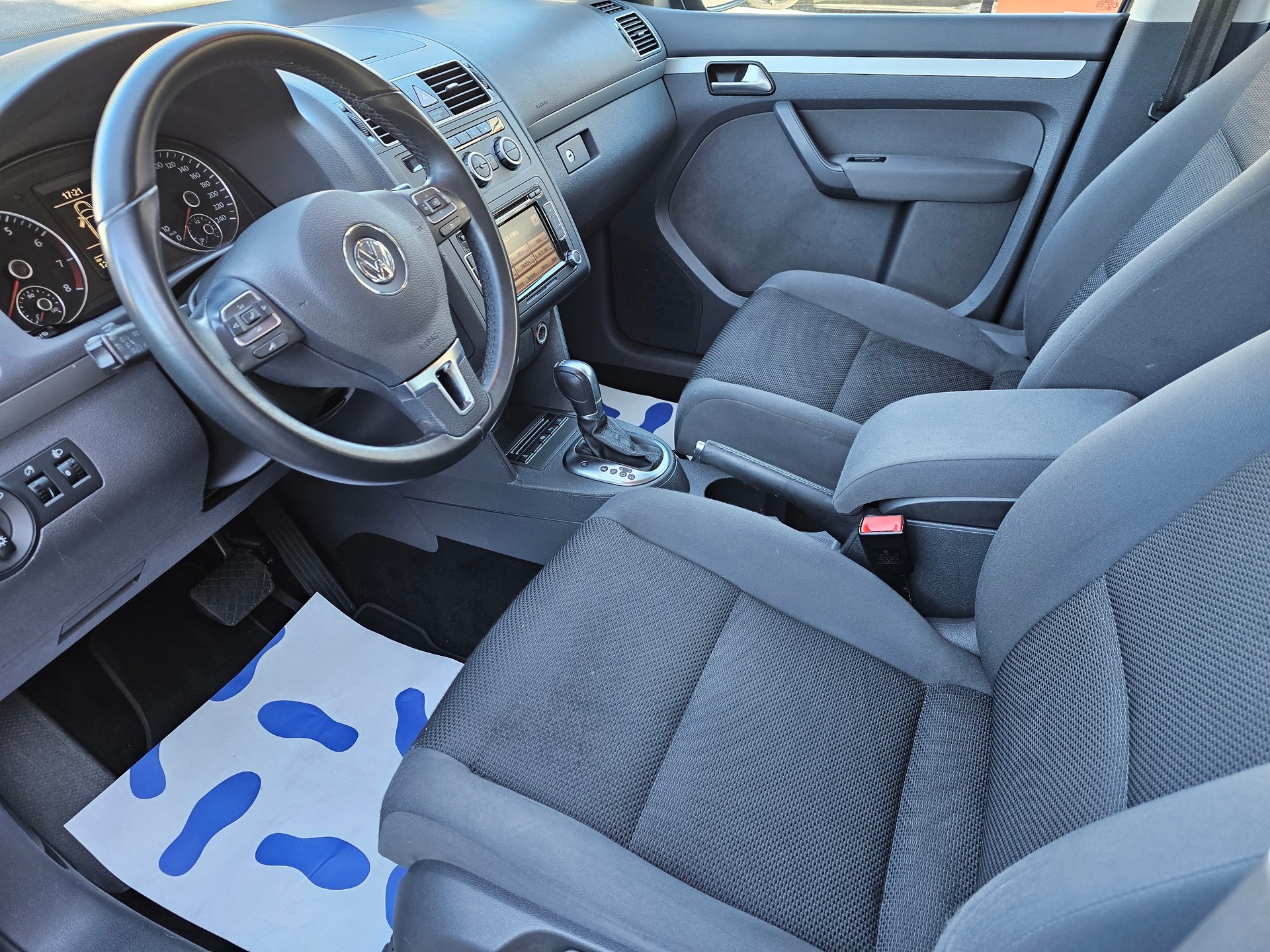 VW Touran 1.4 TSI Highline DSG-image-7