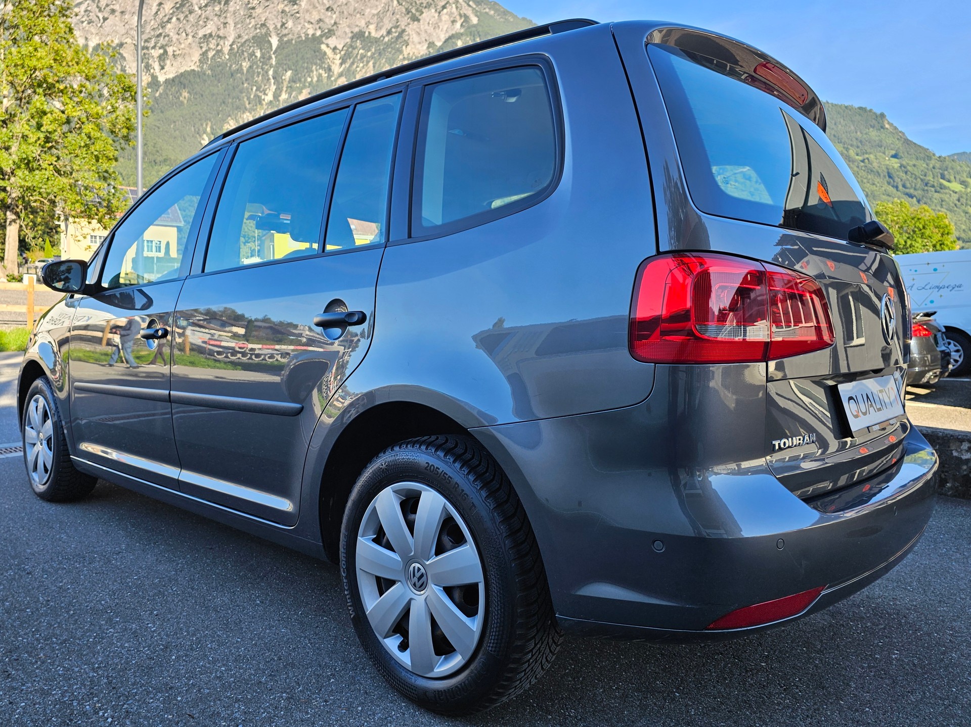 VW Touran 1.4 TSI Highline DSG-image-1